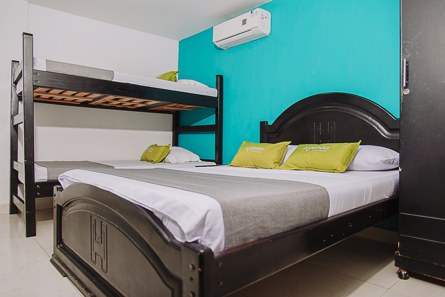 Family Room Capacity 8