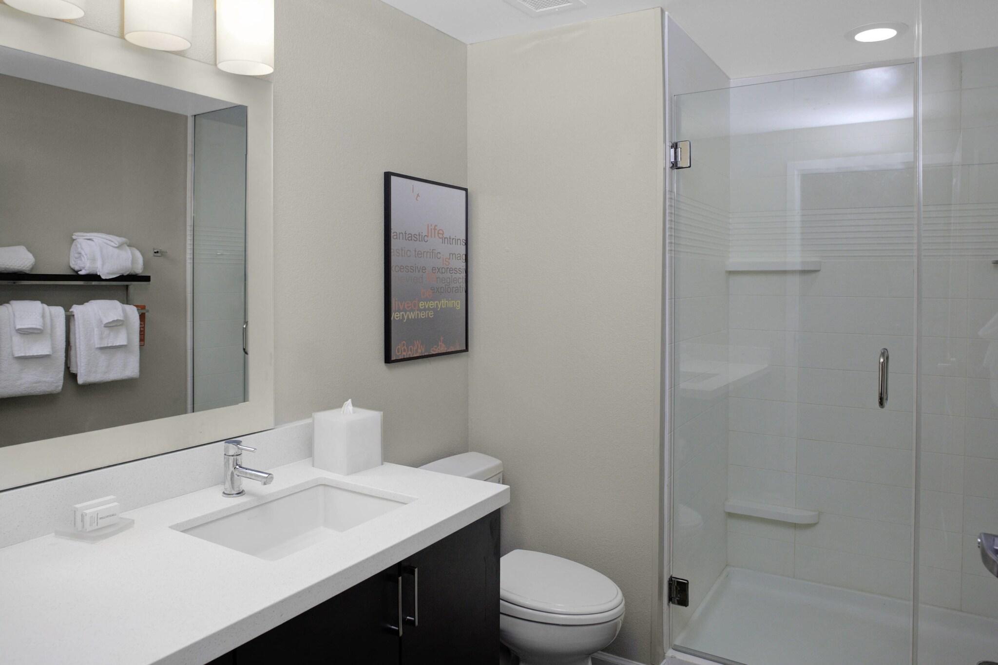 Studio Two Queen Beds