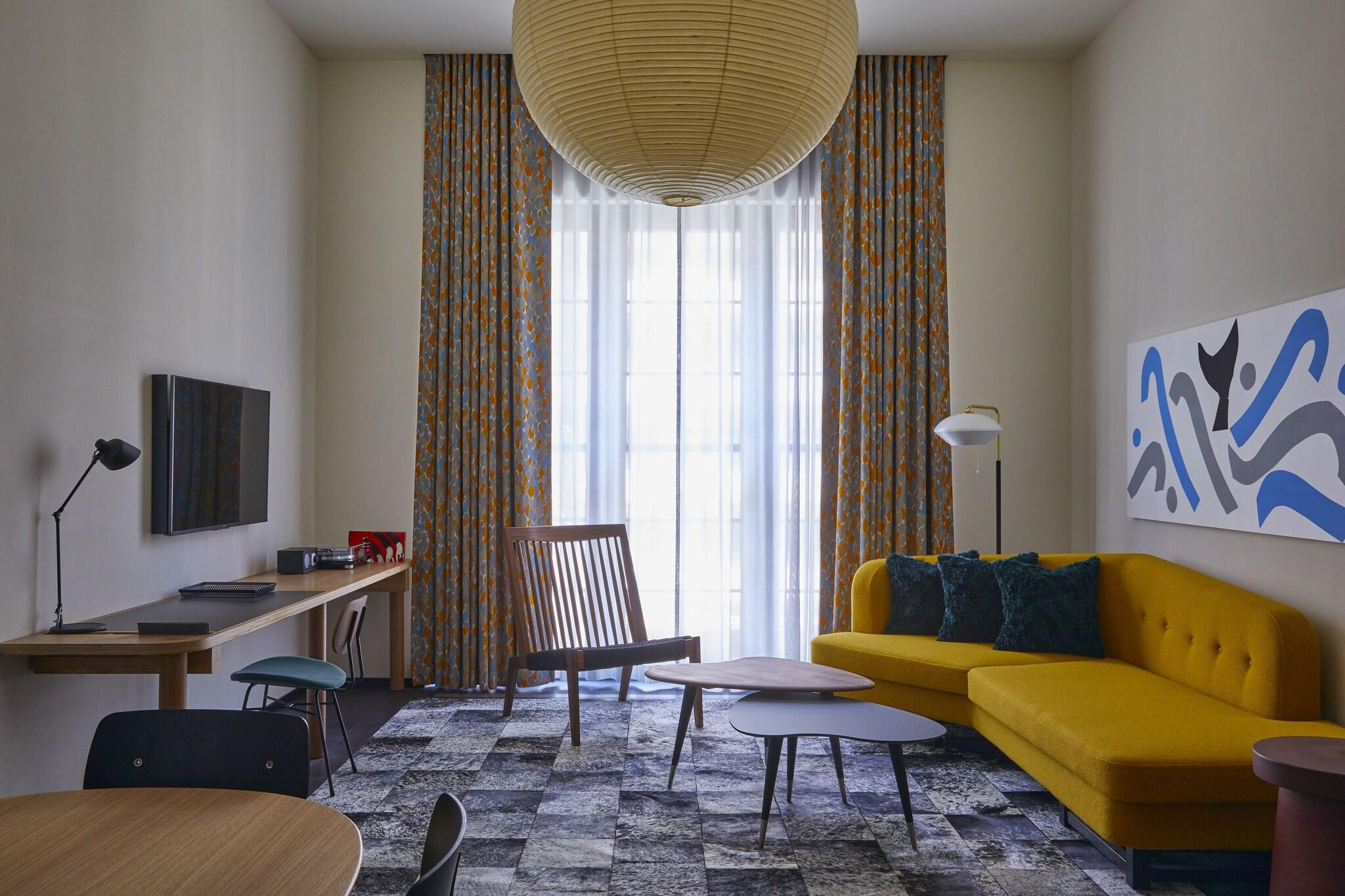 Suite Two Double Beds Non Smoking