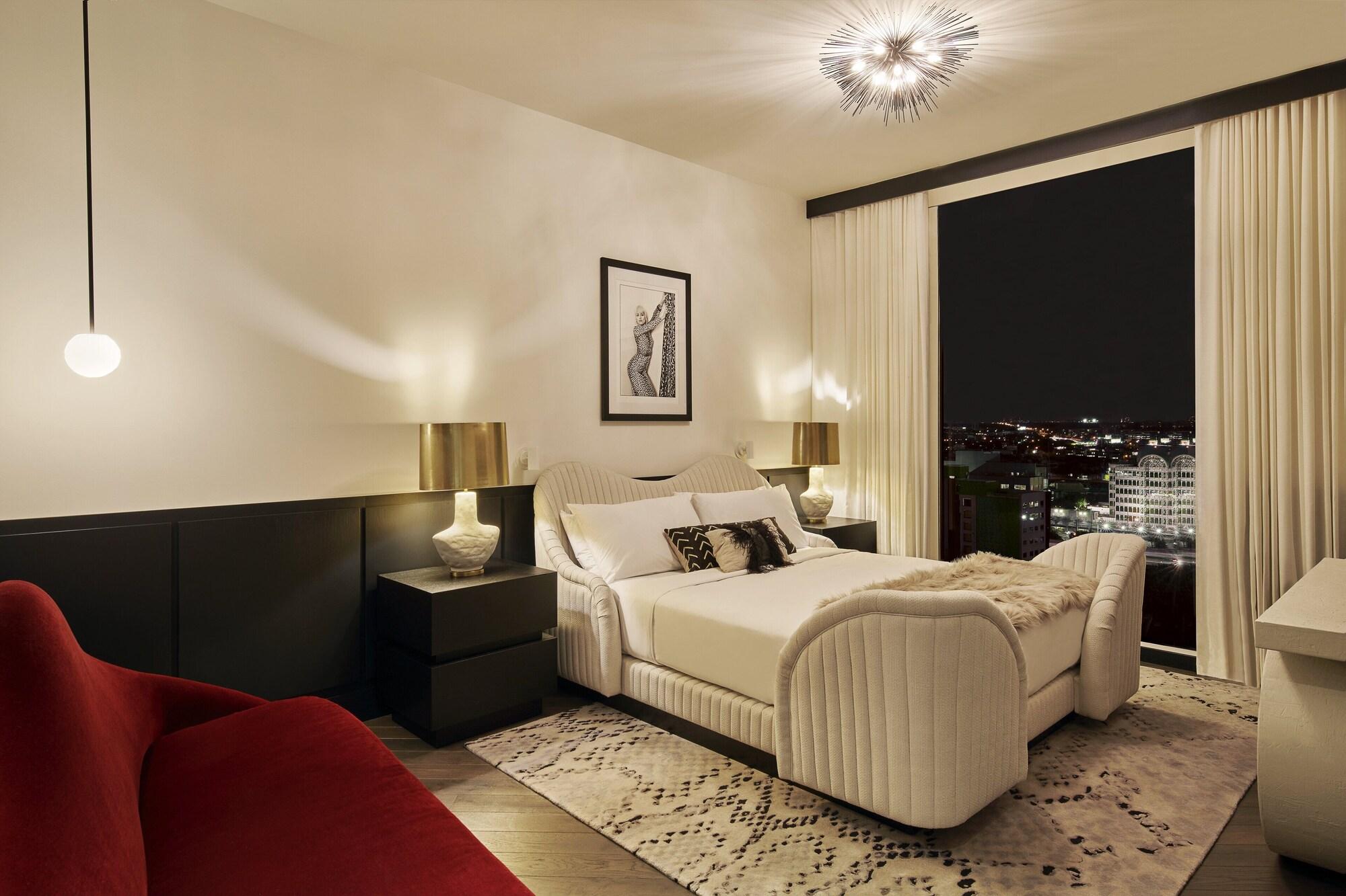 Double Queen Size Bed