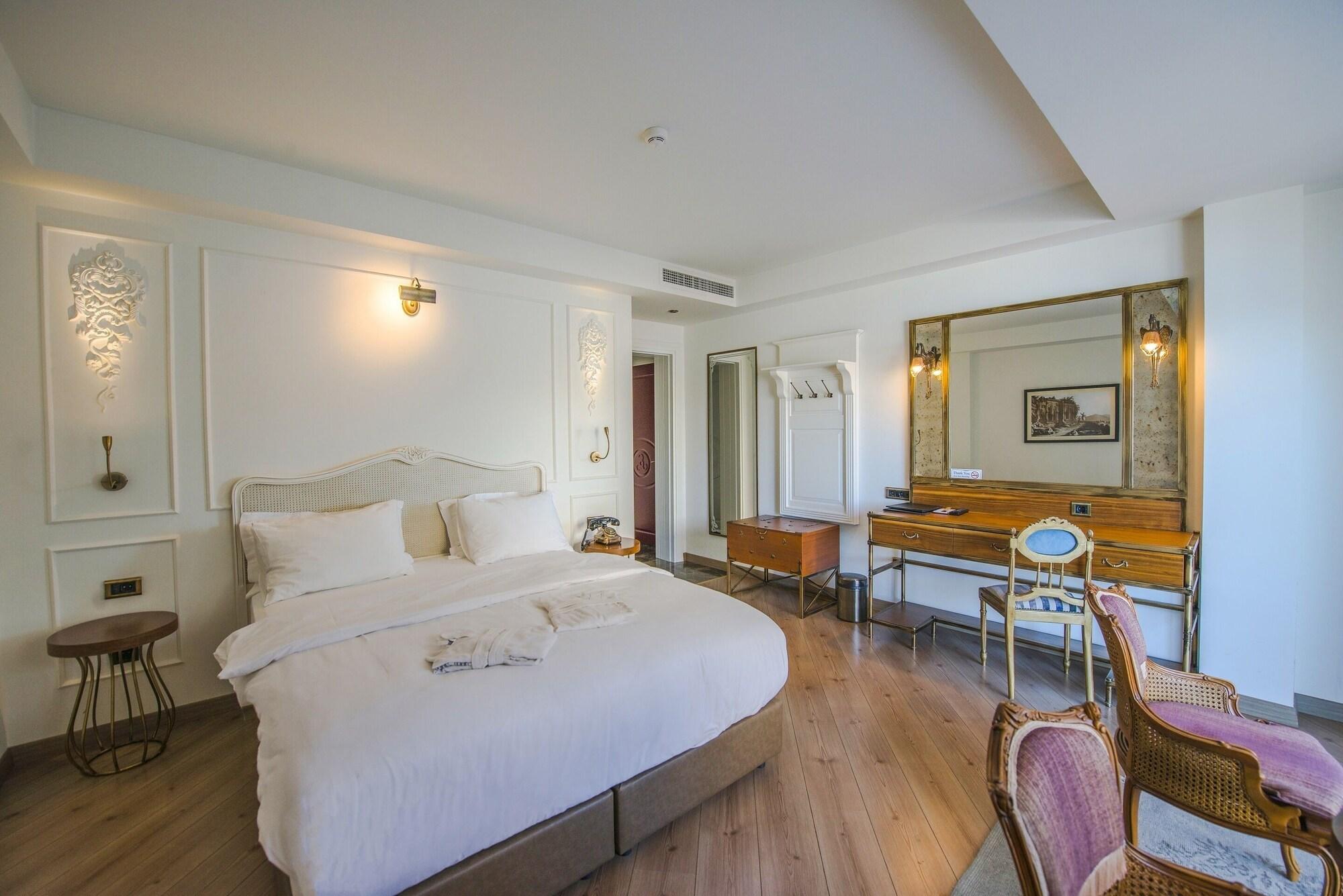 Double Single Classic Land View