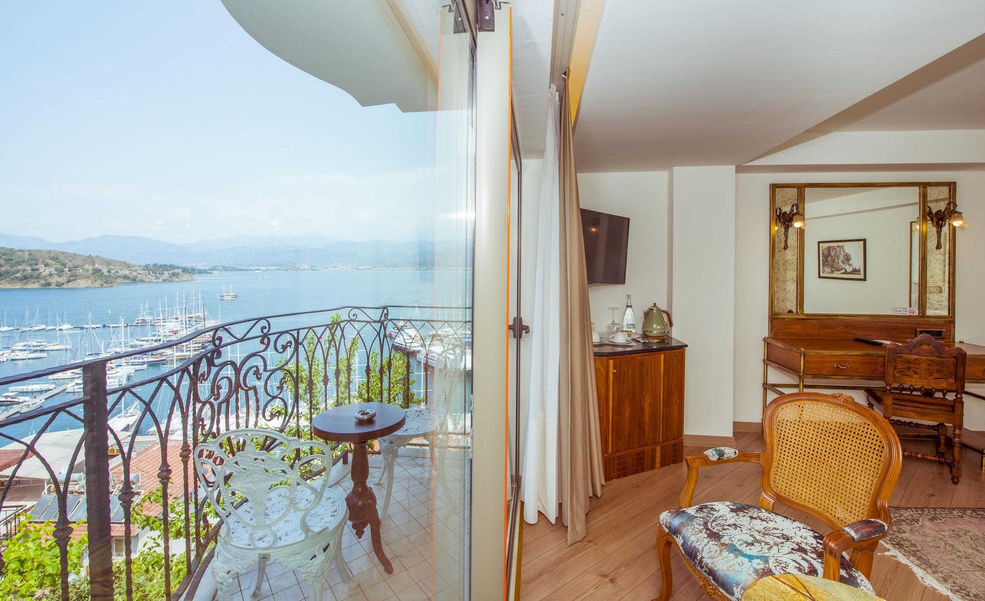 Double Deluxe Side Sea View