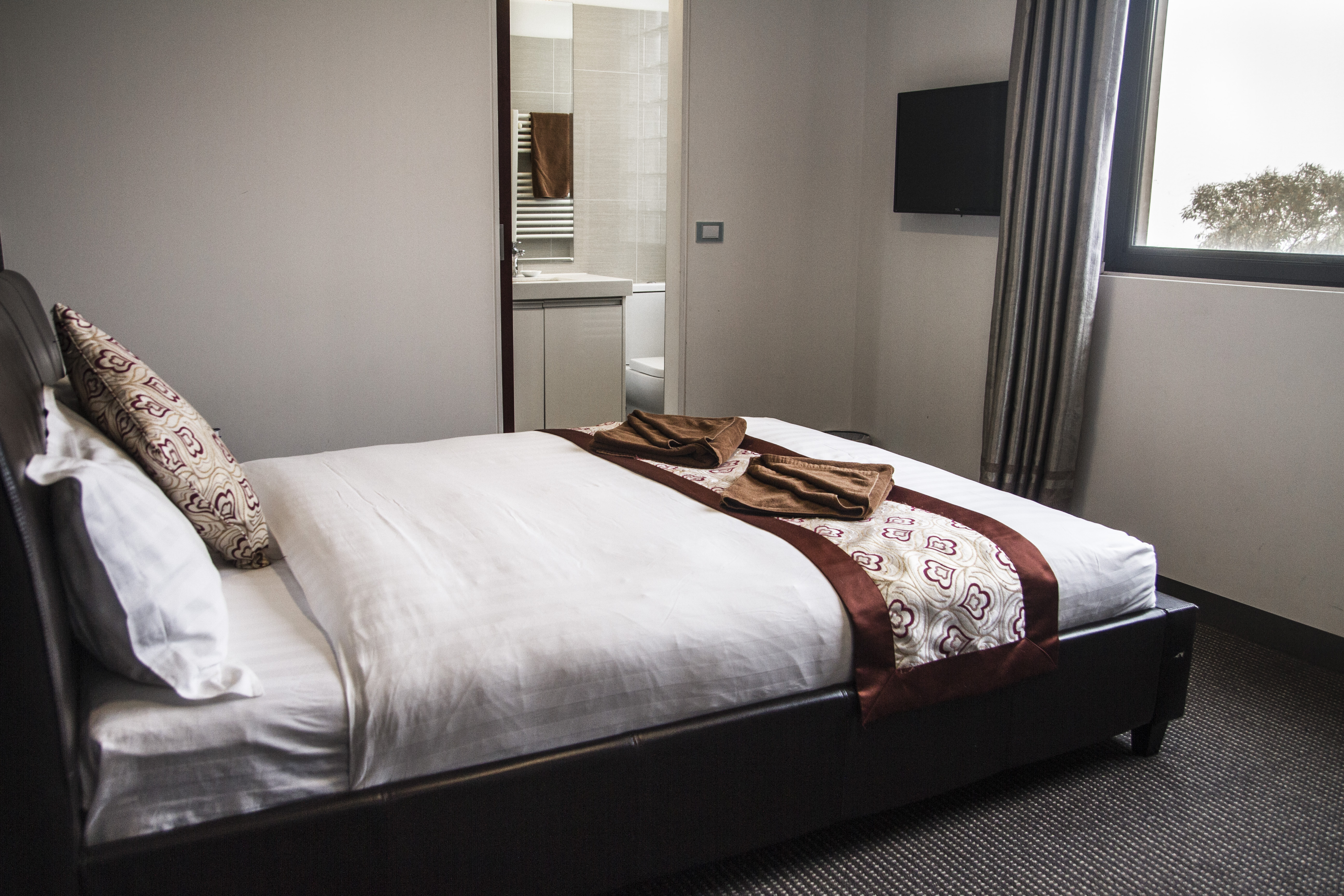 Double Queen Size Bed