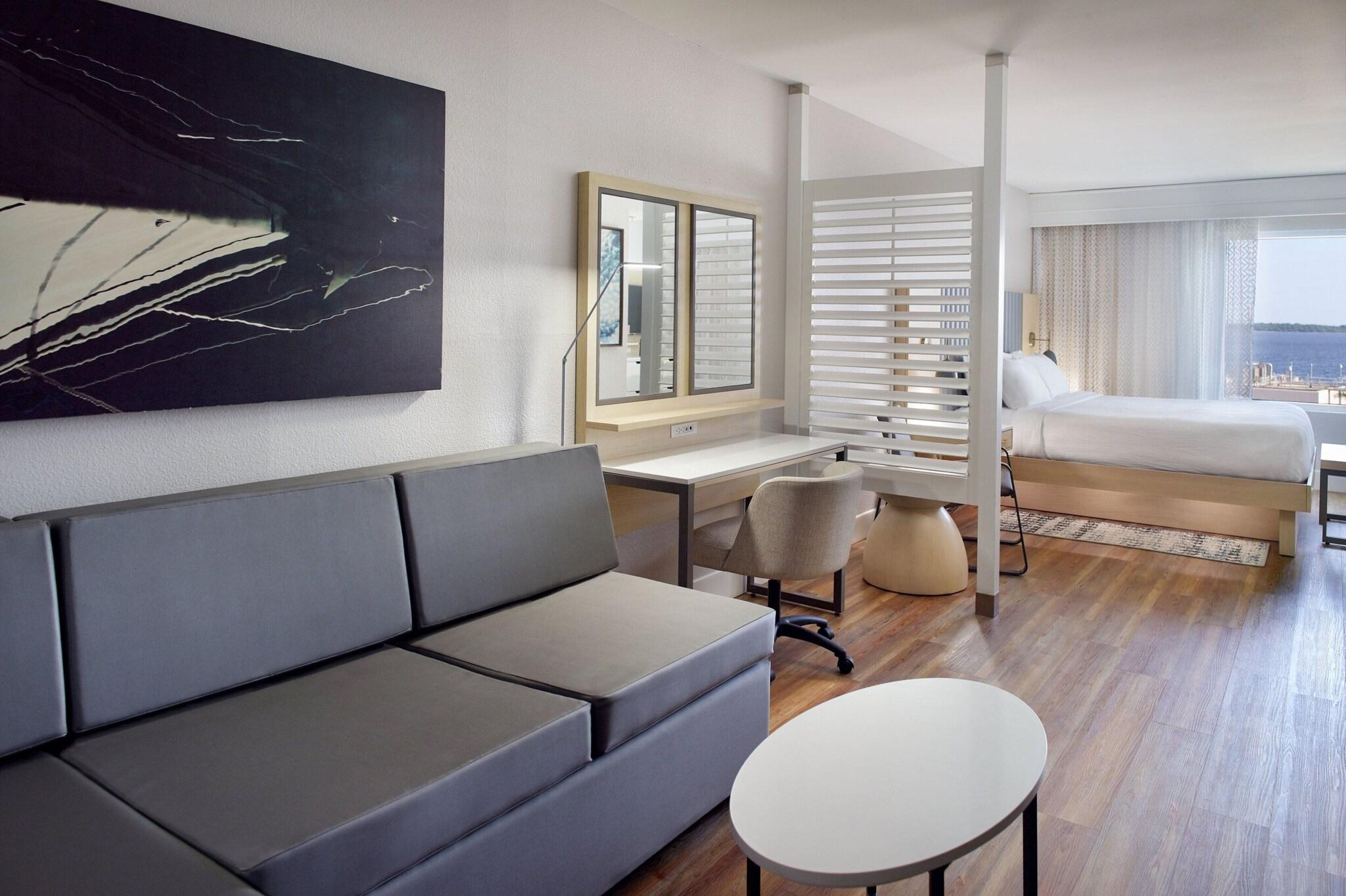 Studio King Size Bed