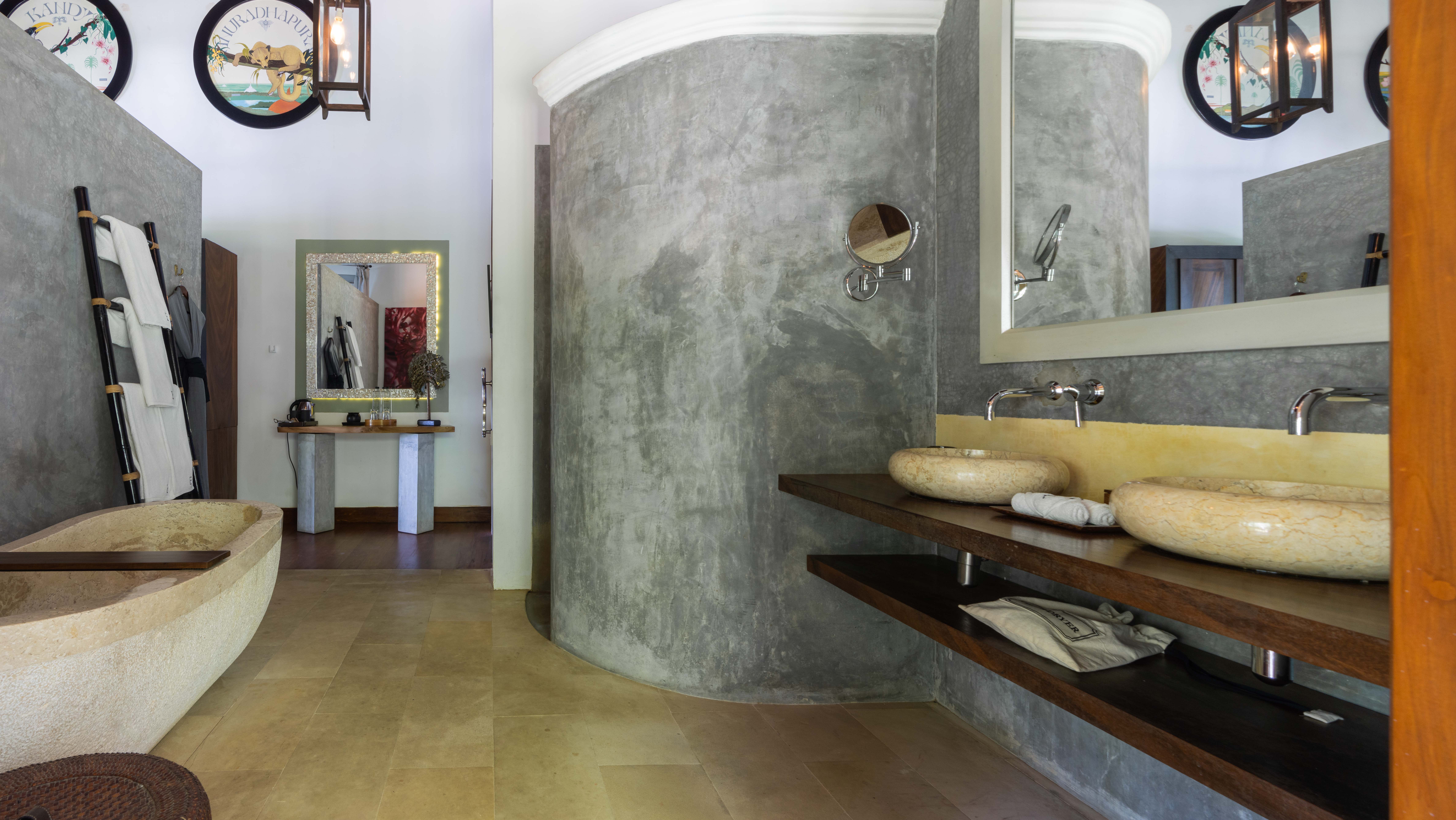 Suite with Air Conditioning