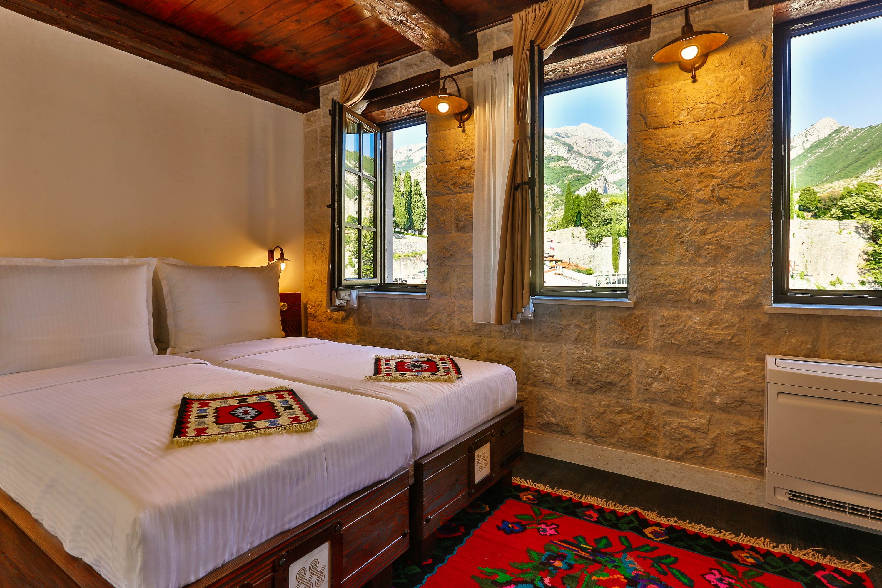 Double or Twin Standard