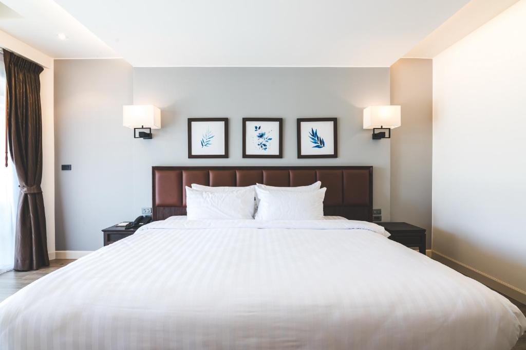 Double or Twin Superior Pool View