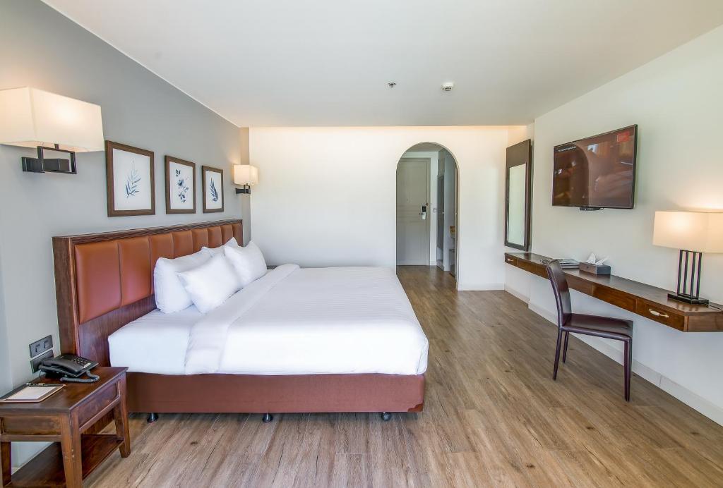 Double or Twin Superior Pool View