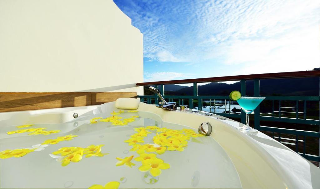 Double or Twin Deluxe