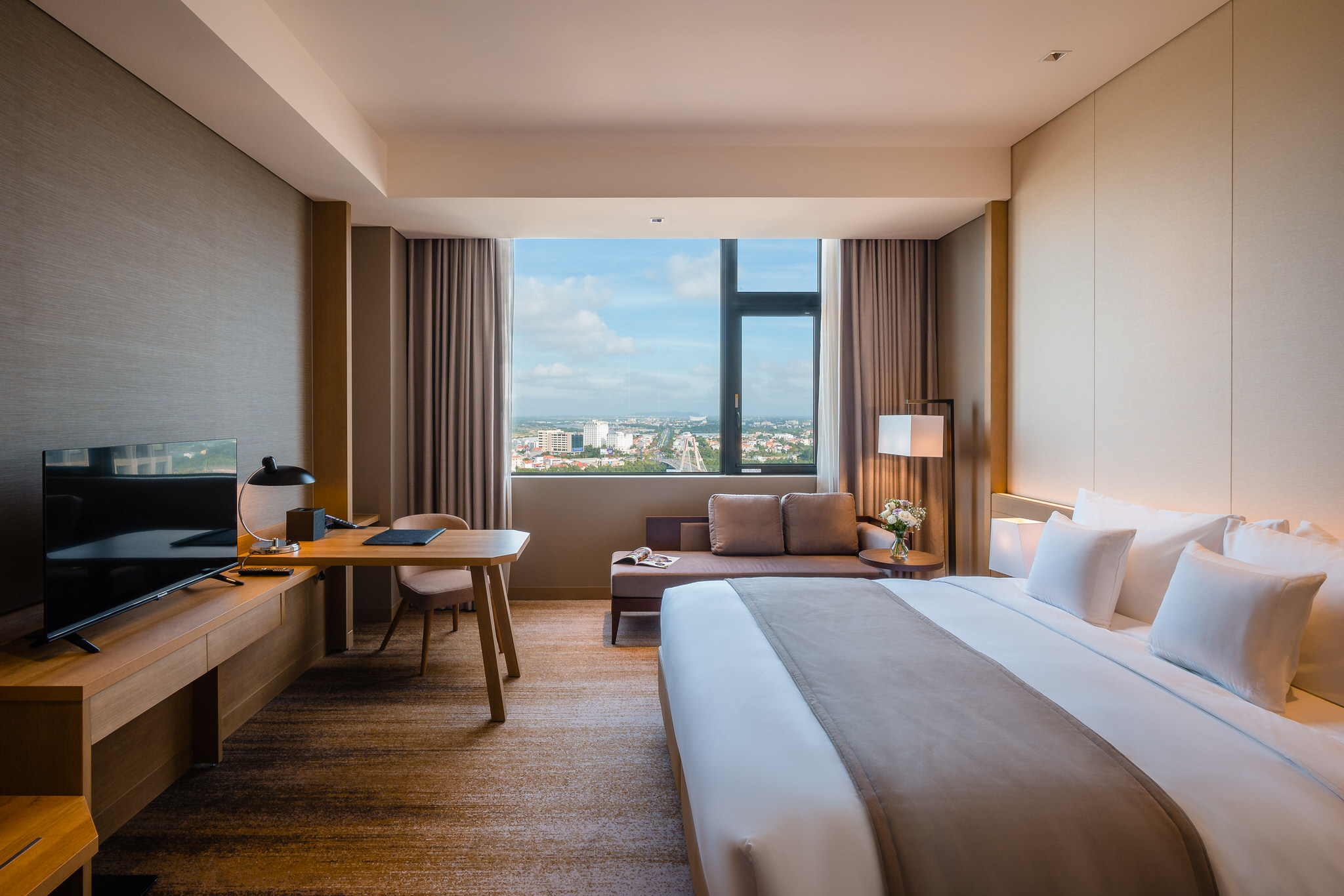 Double Club King Bed