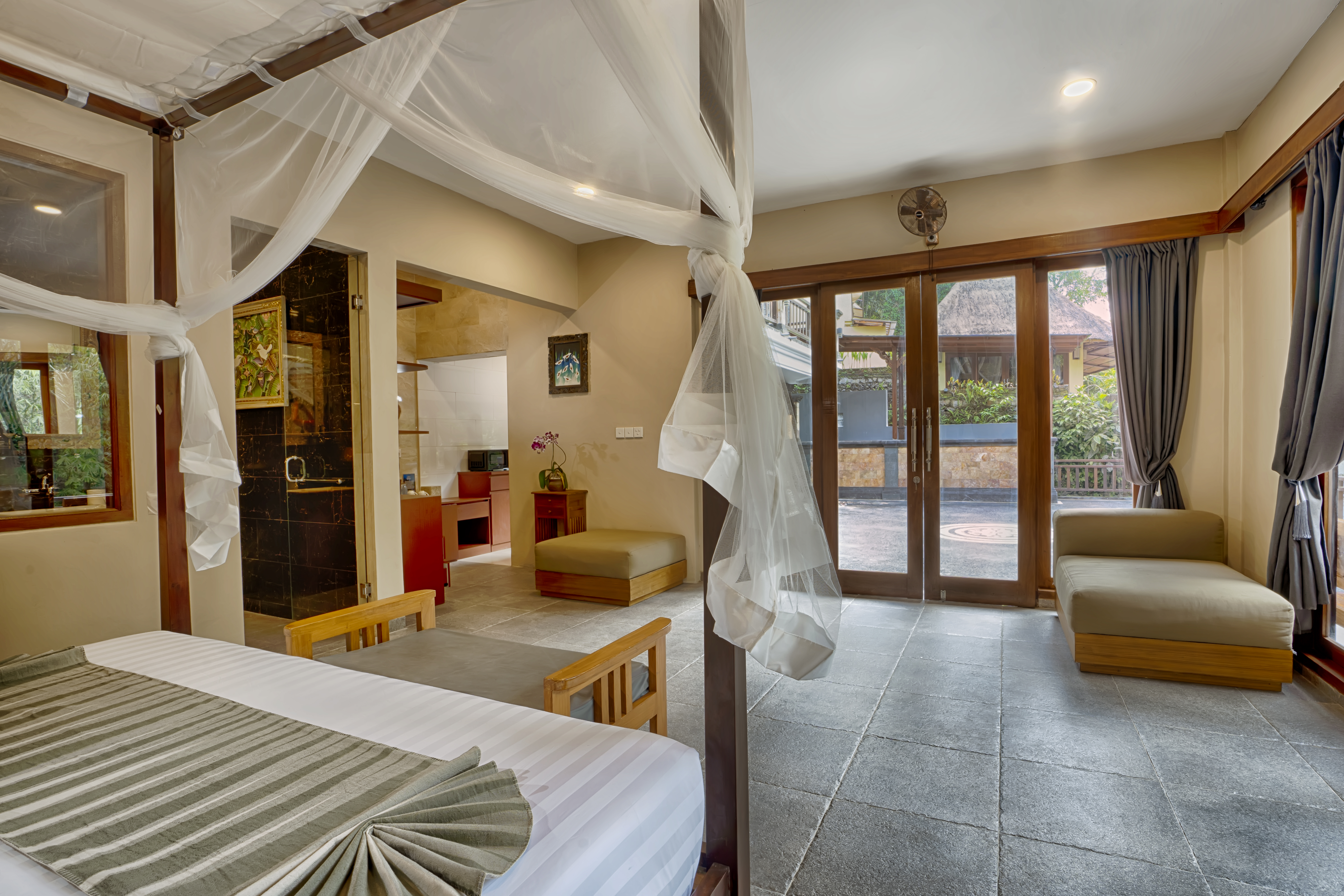 Double Deluxe One Bed