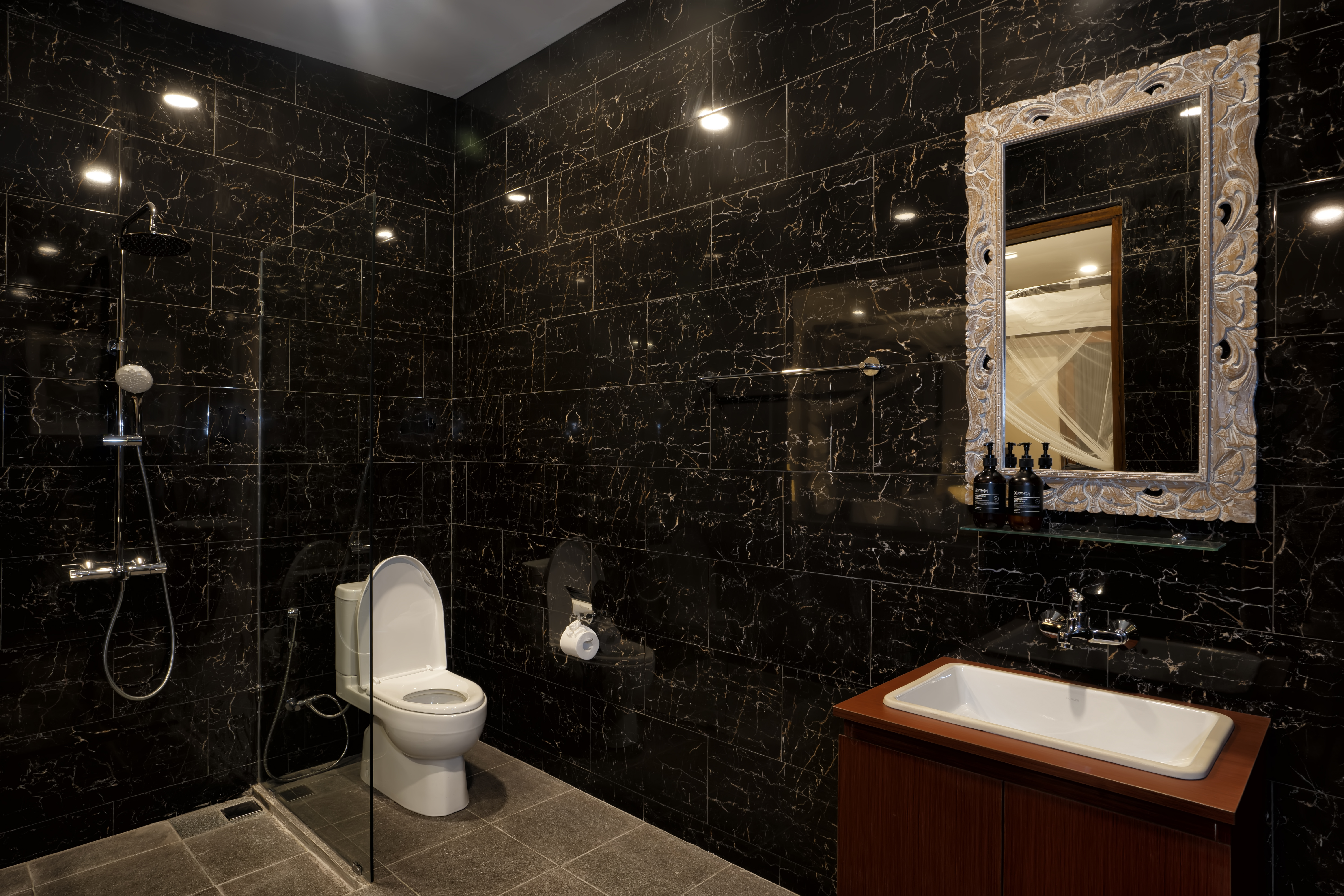 Double Deluxe One Bed