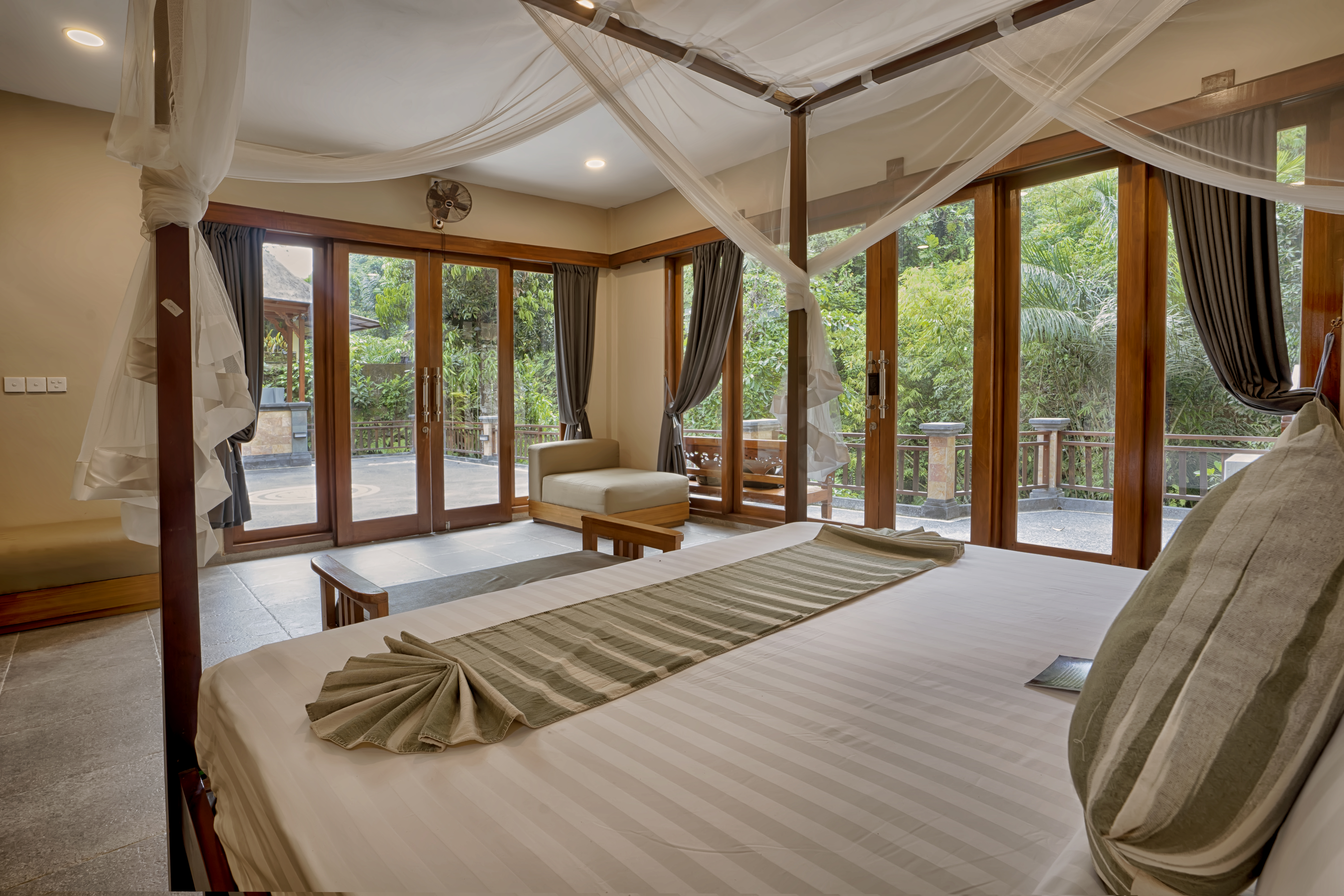 Double Deluxe One Bed