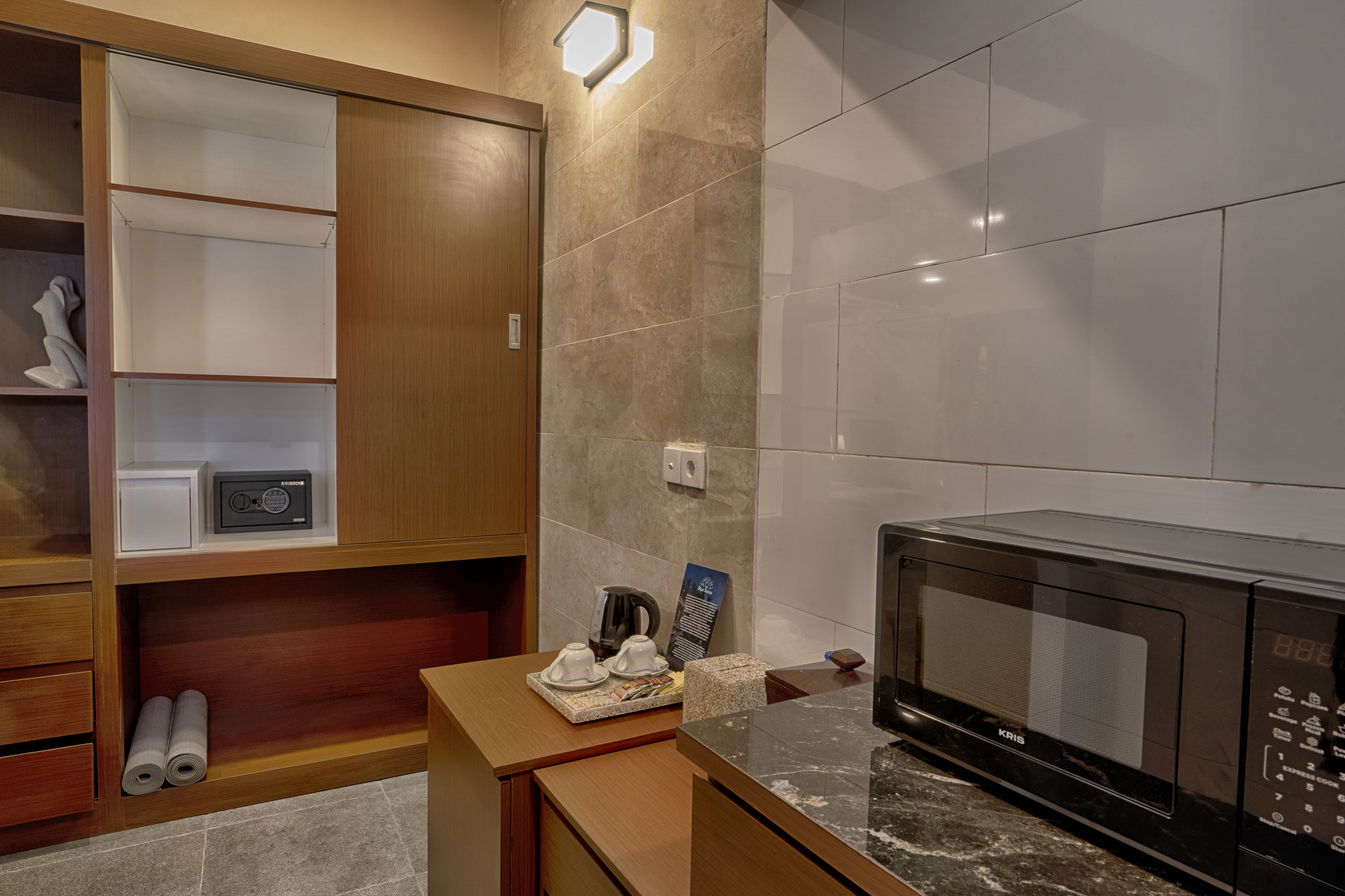 Double Deluxe One Bed