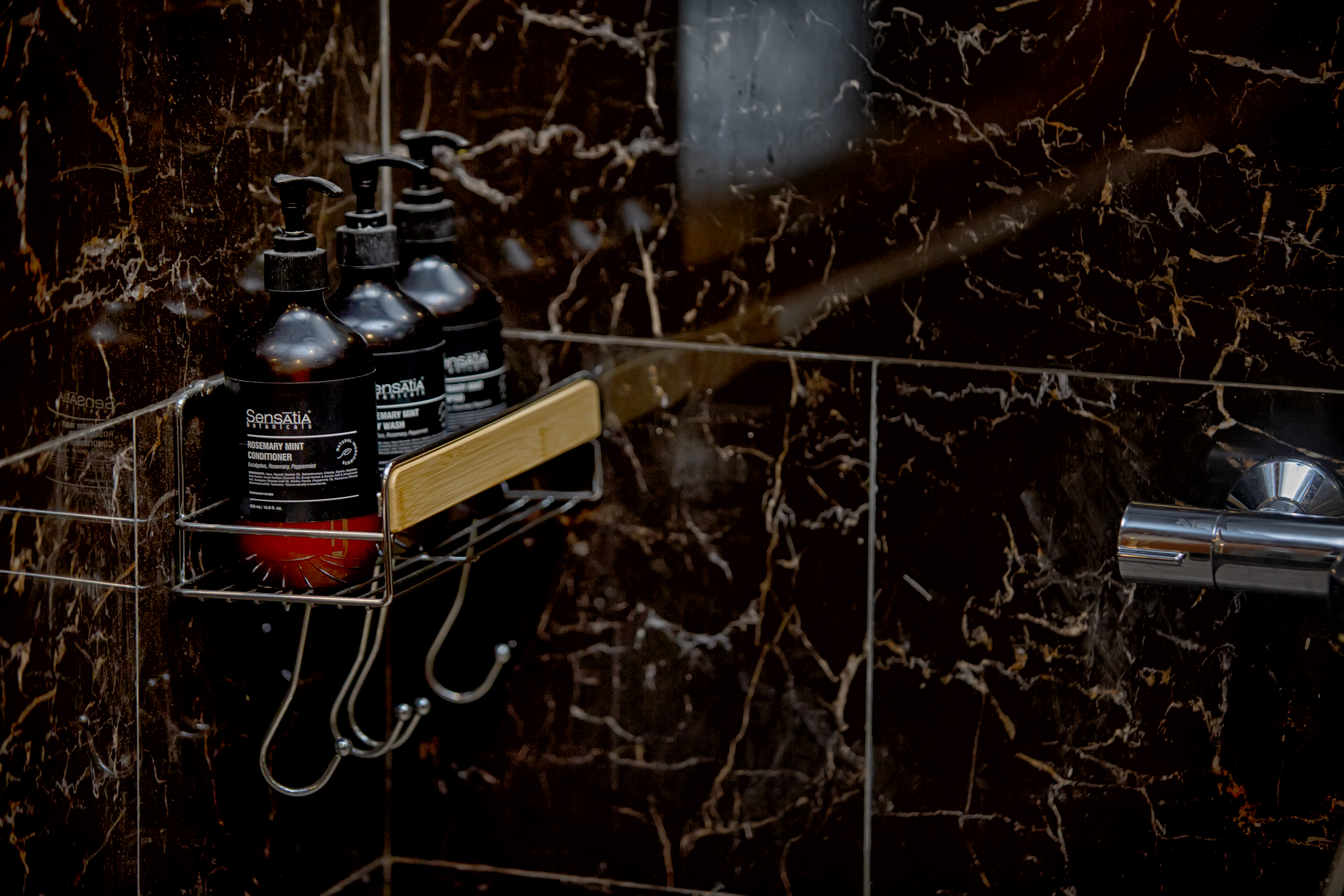 Double Deluxe One Bed