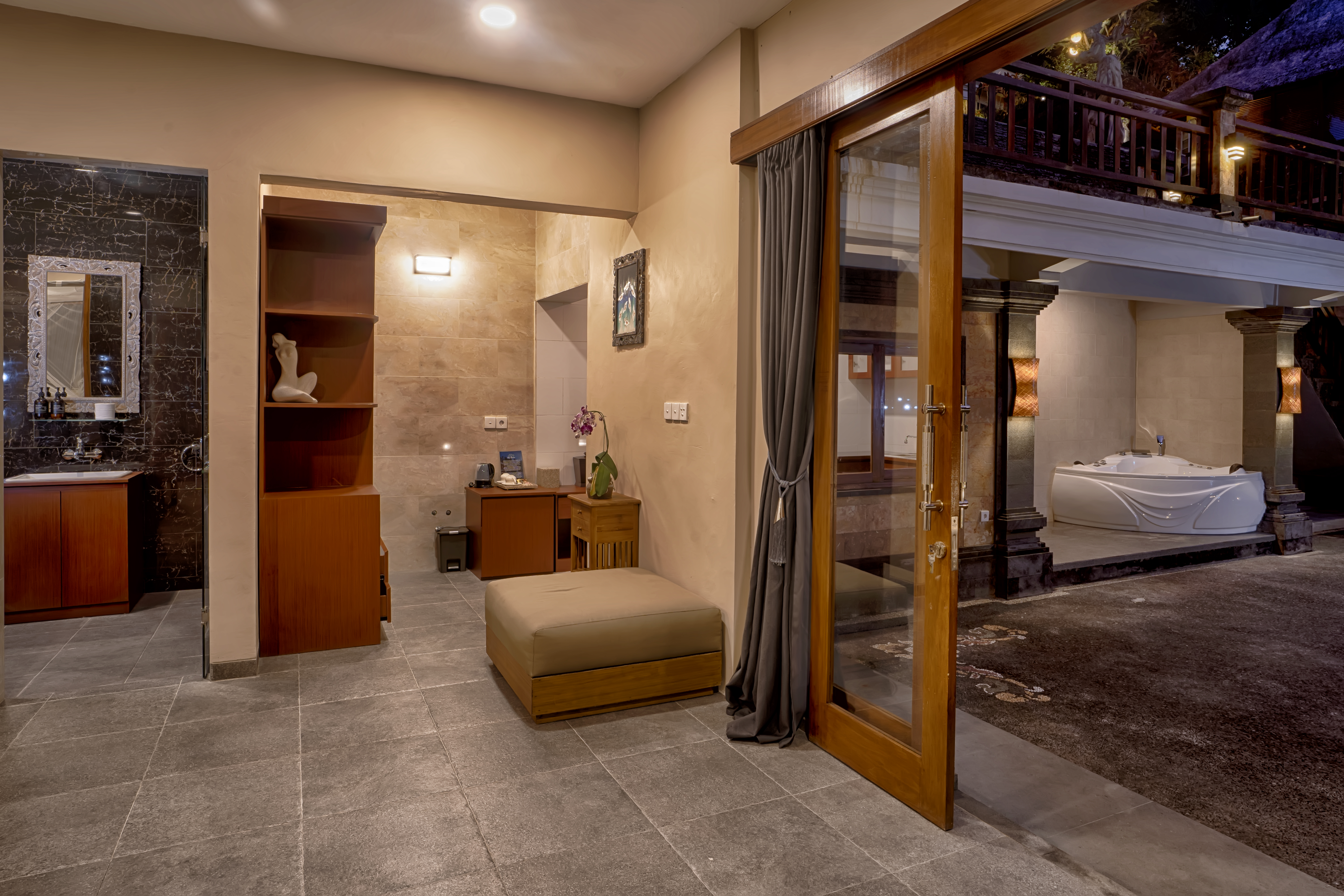 Double Deluxe One Bed