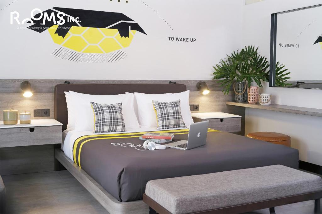 Double Deluxe Queen Bed