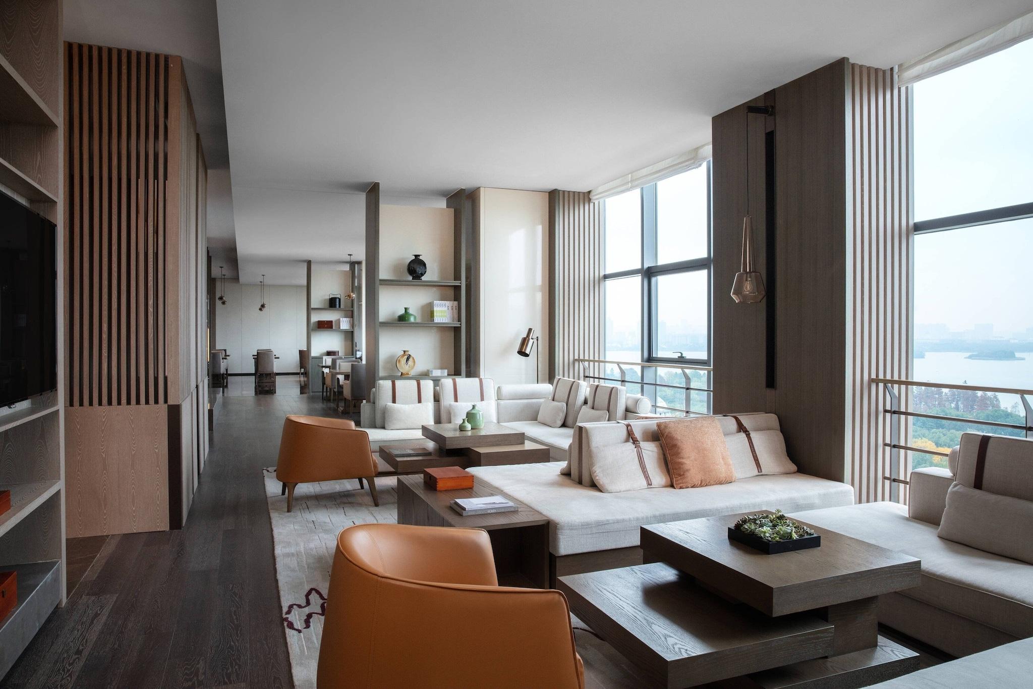 Double Club King Bed