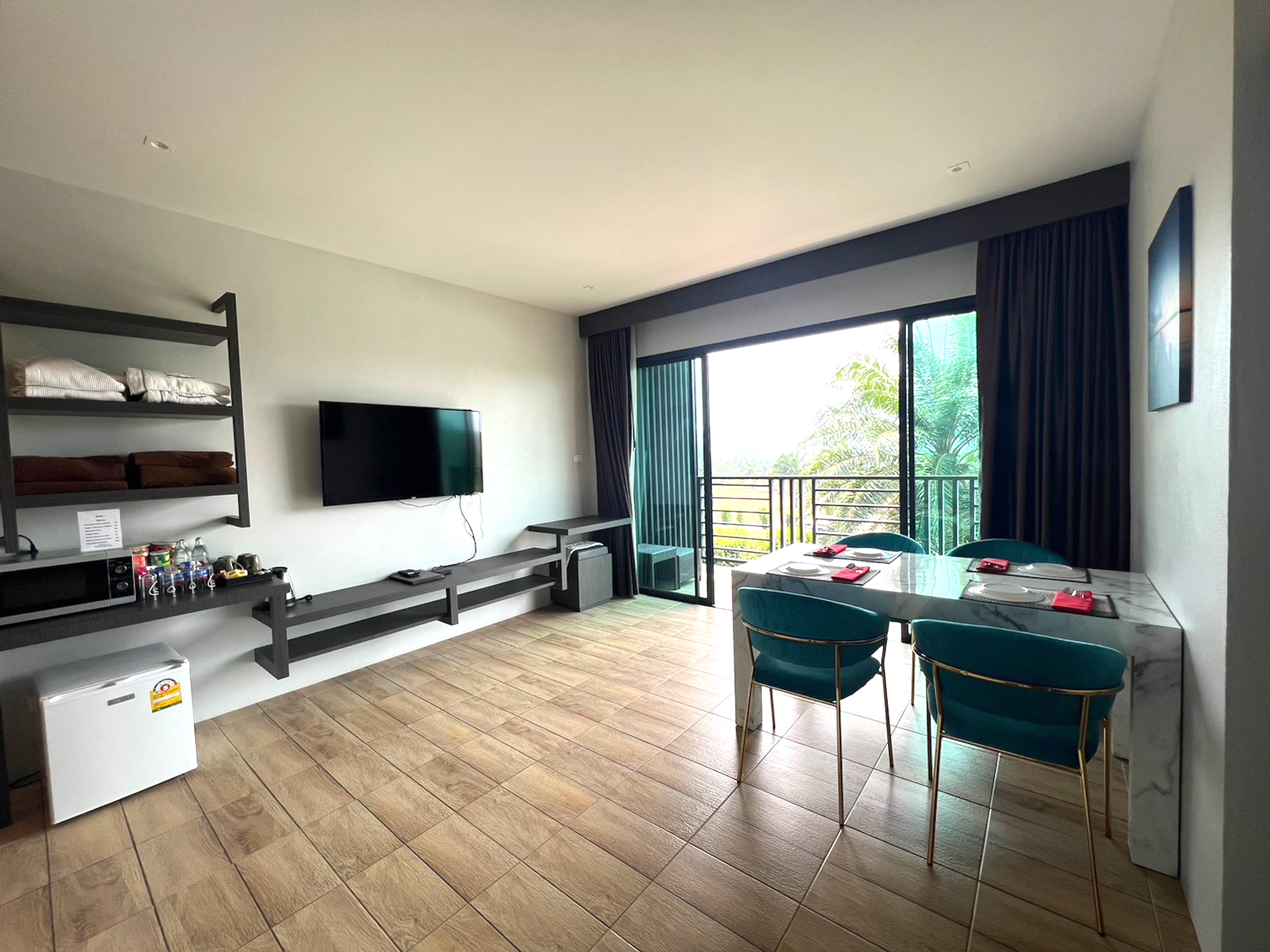 Family Room Mountain View