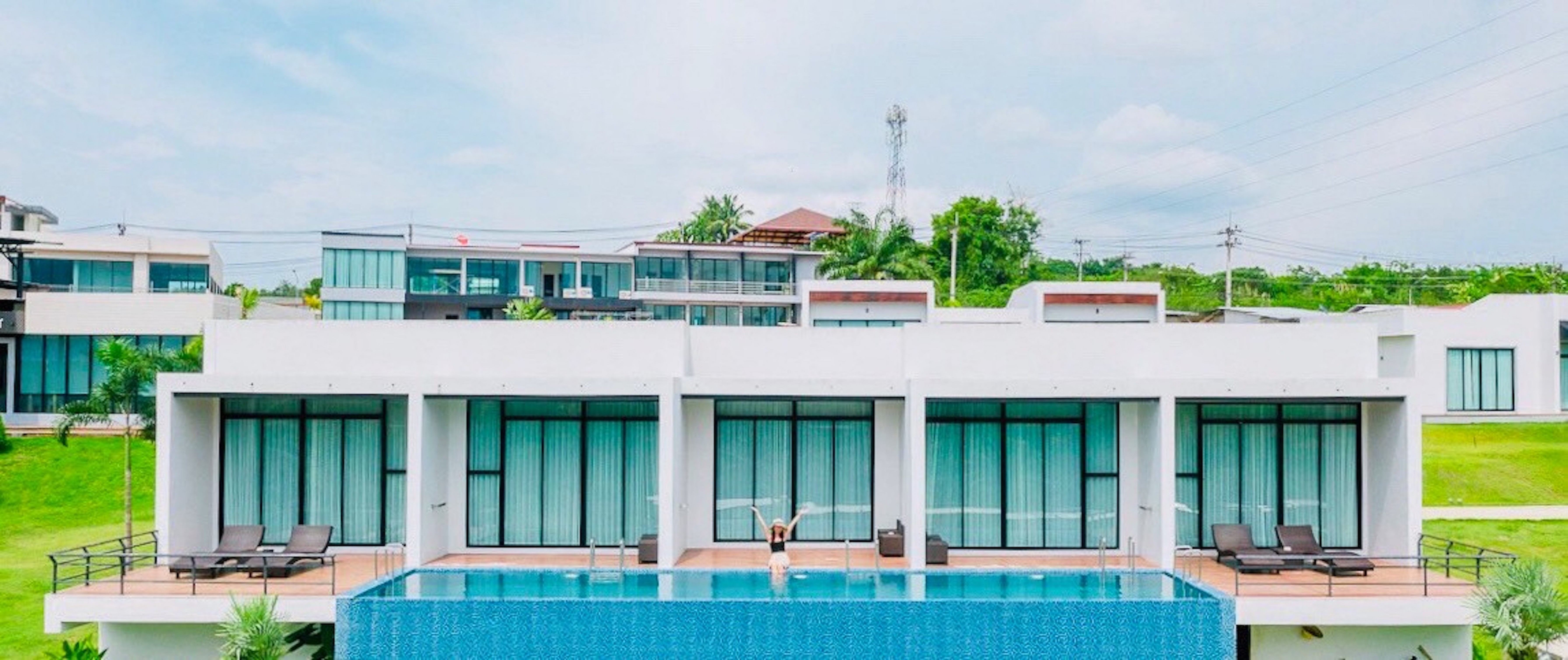 Double Deluxe Pool View