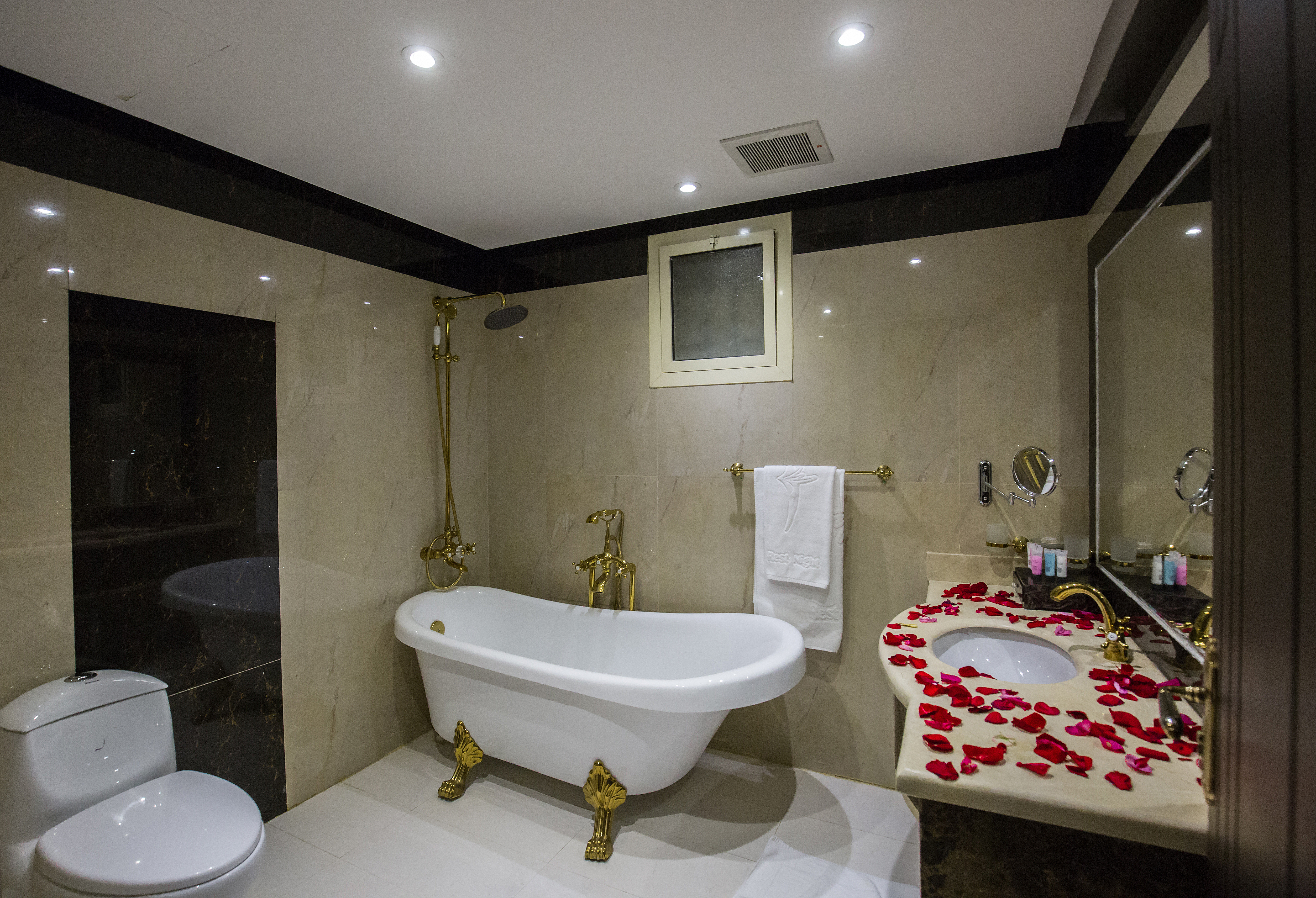 Suite Deluxe Two Double Beds