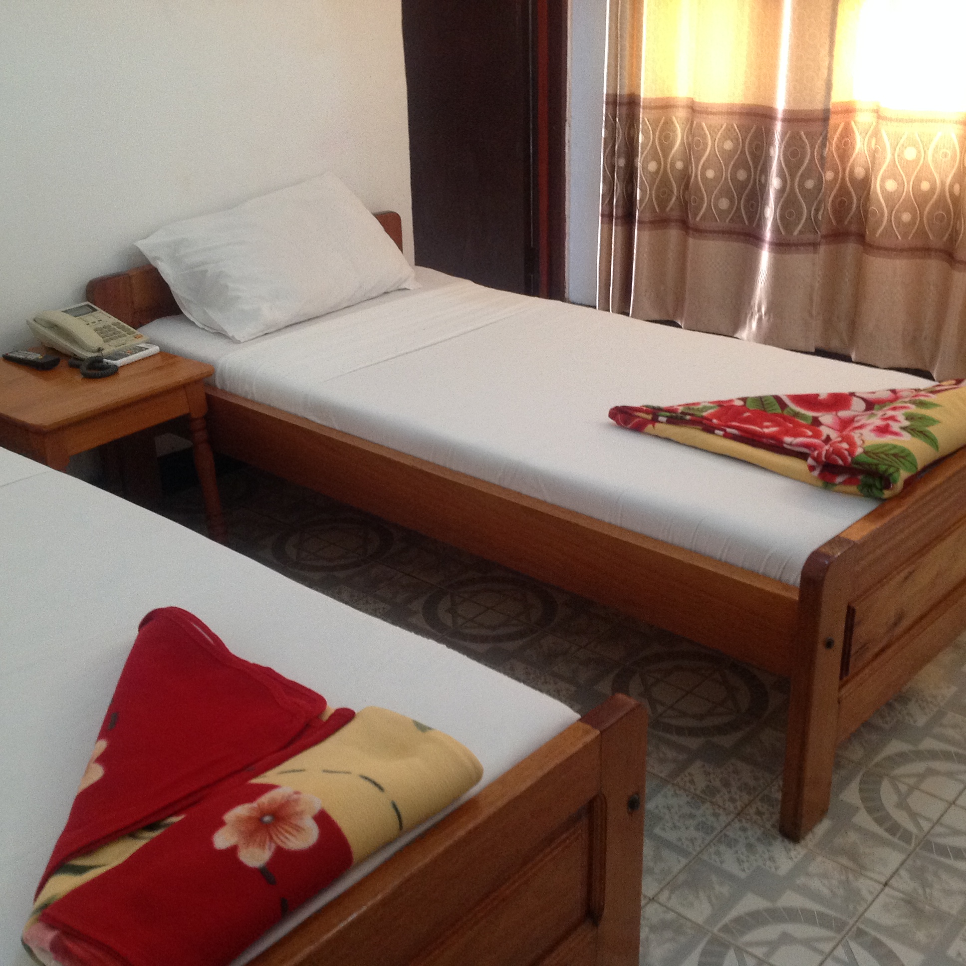 Single No Air Conditioning