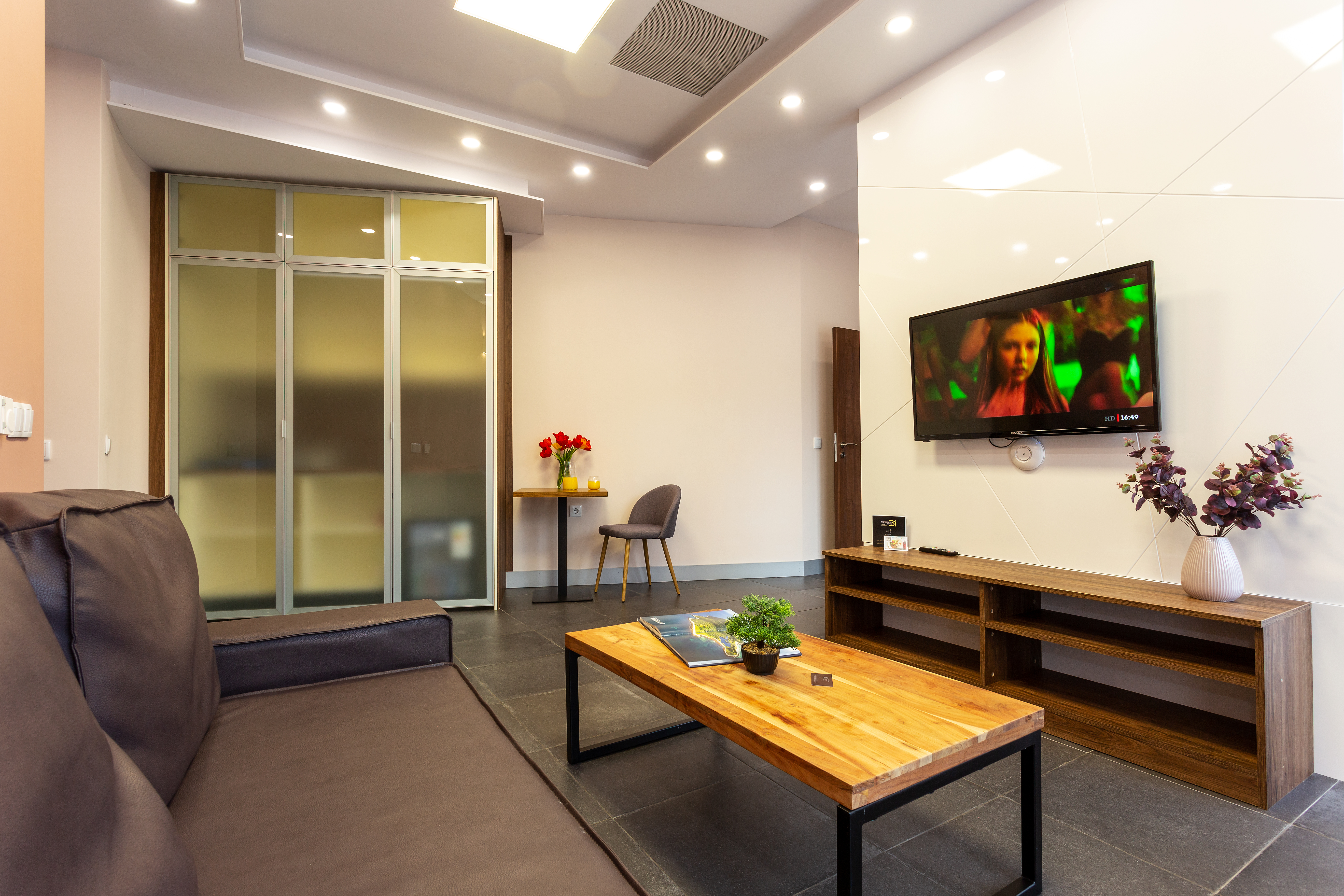 Family Room Deluxe Two Bedroom