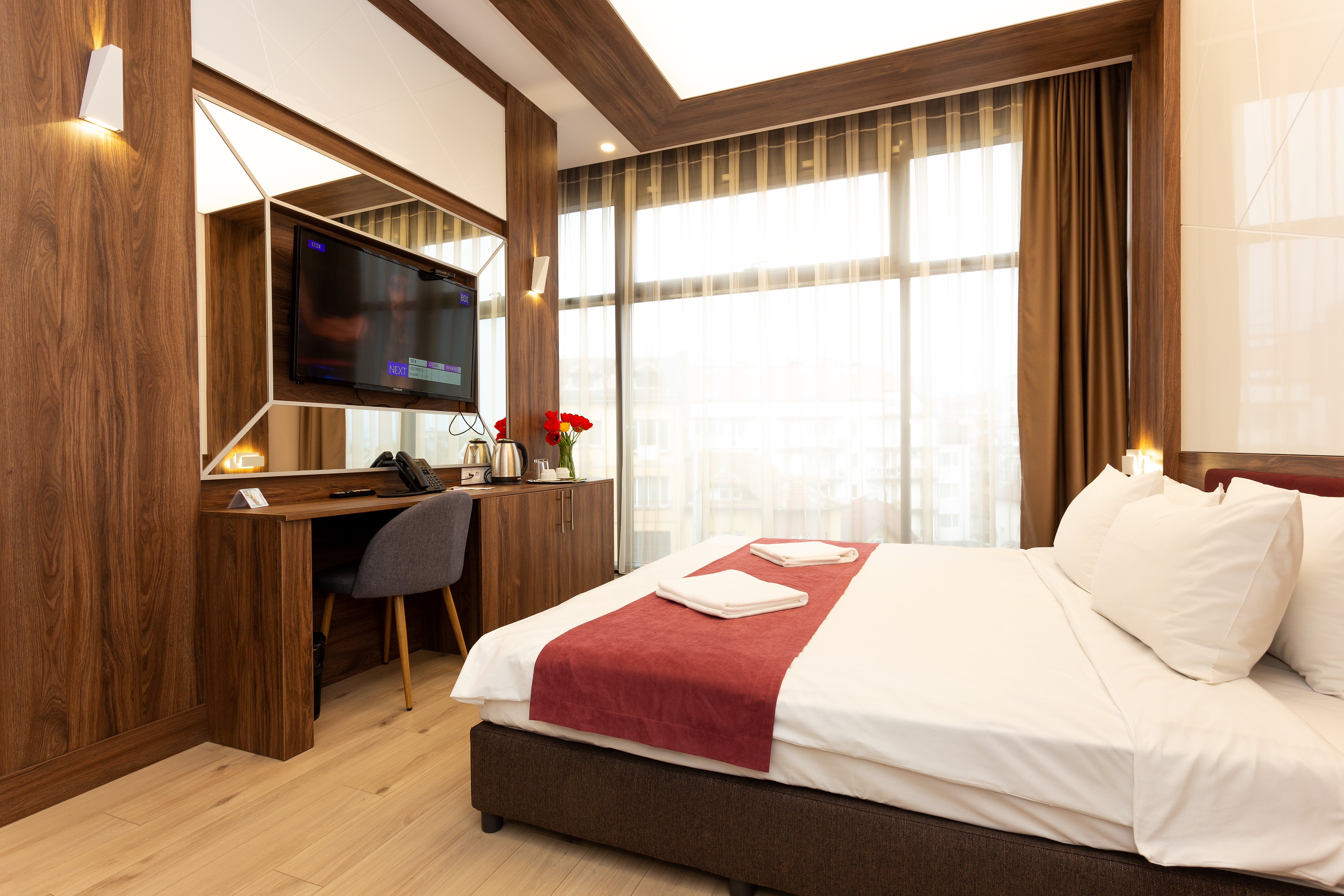 Double Business King Bed