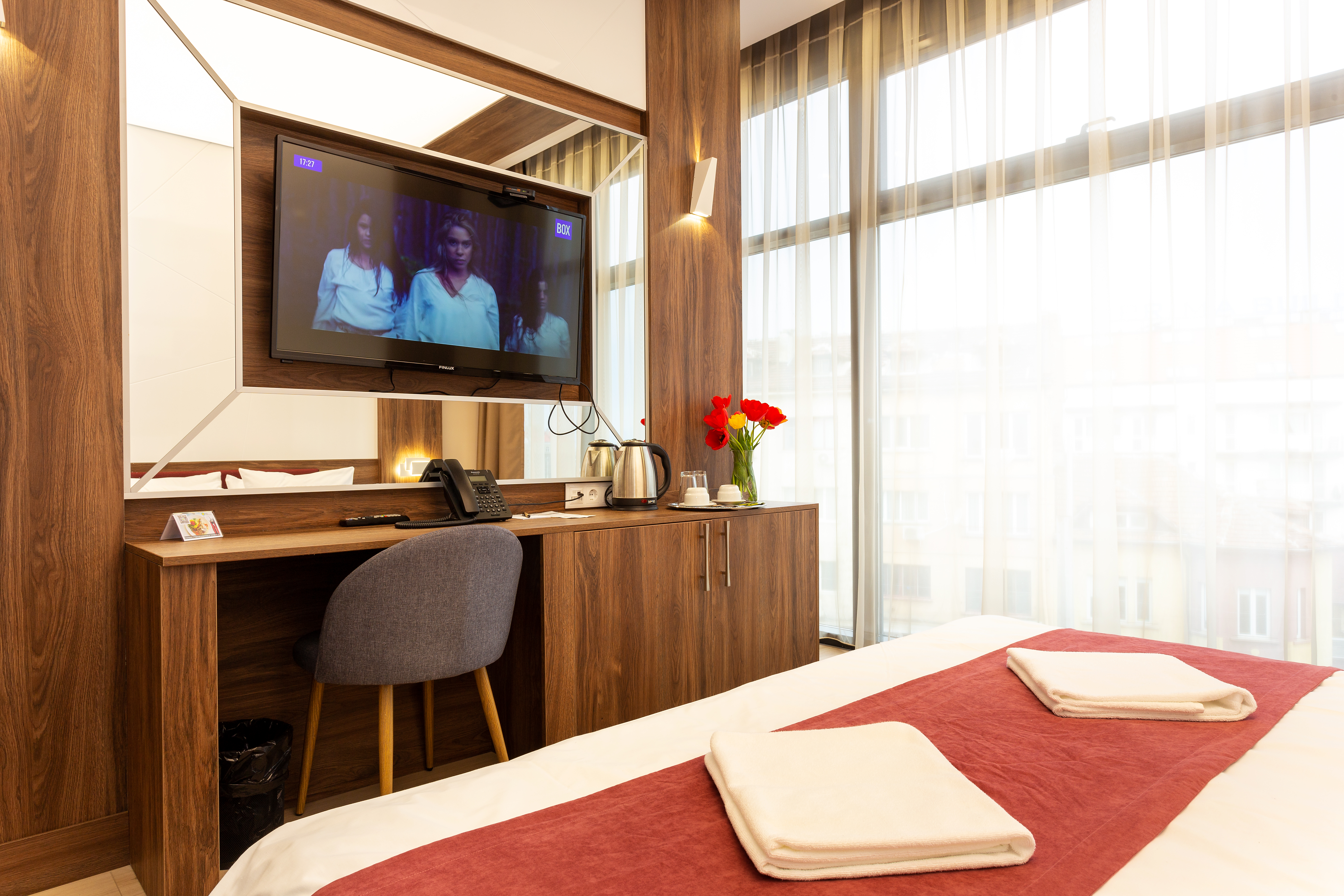 Double Business King Bed