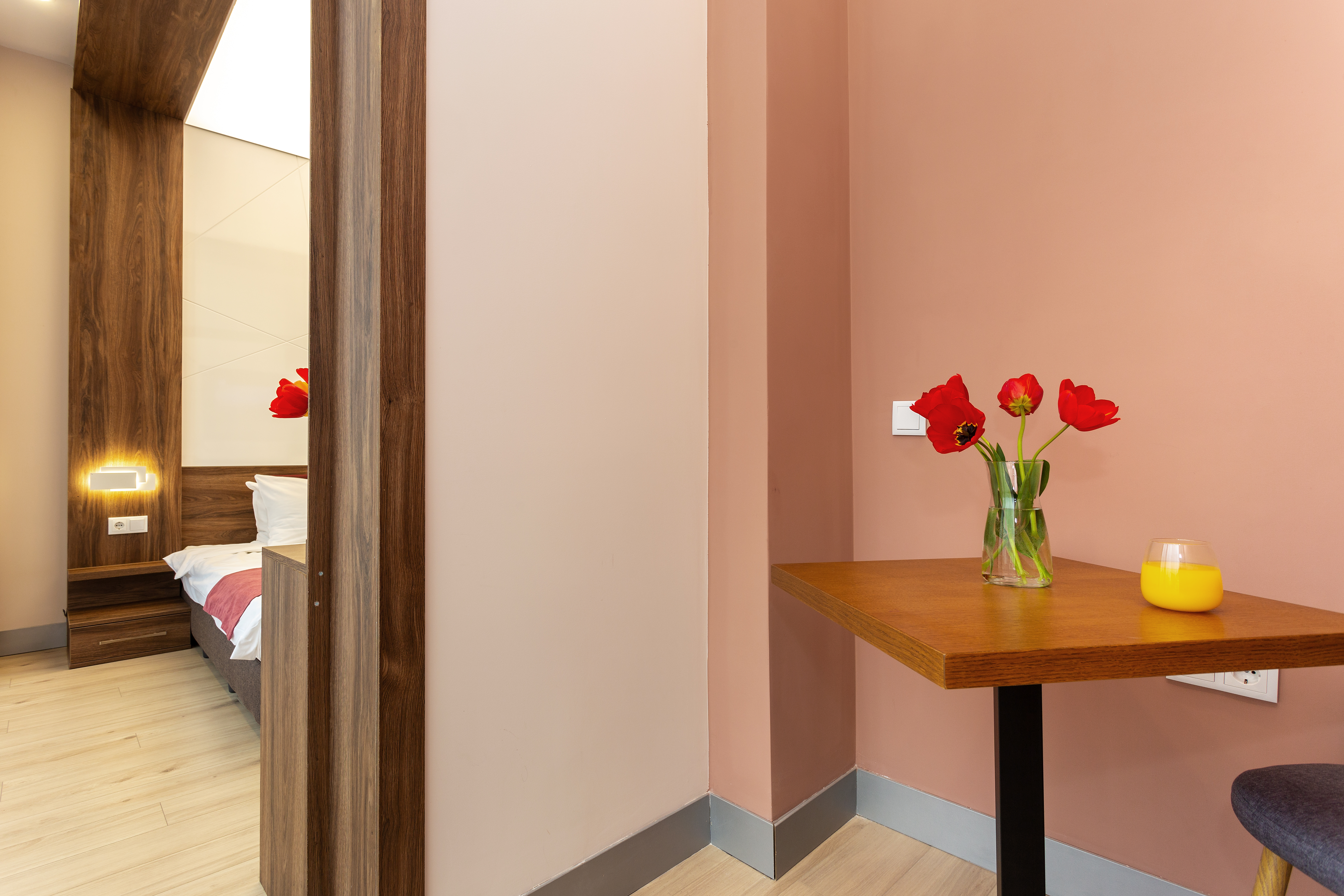 Double Business King Bed