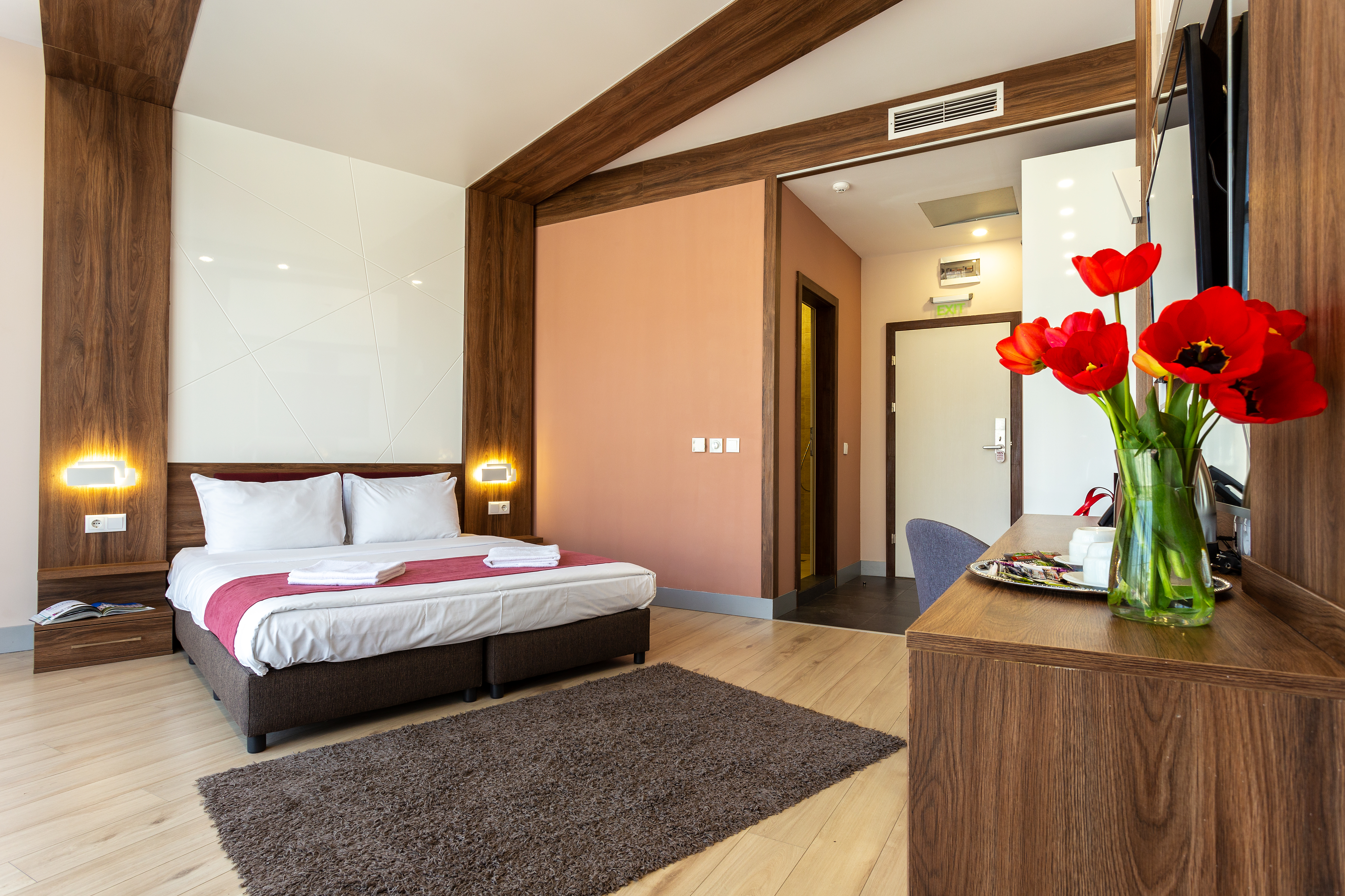 Double Business King Bed