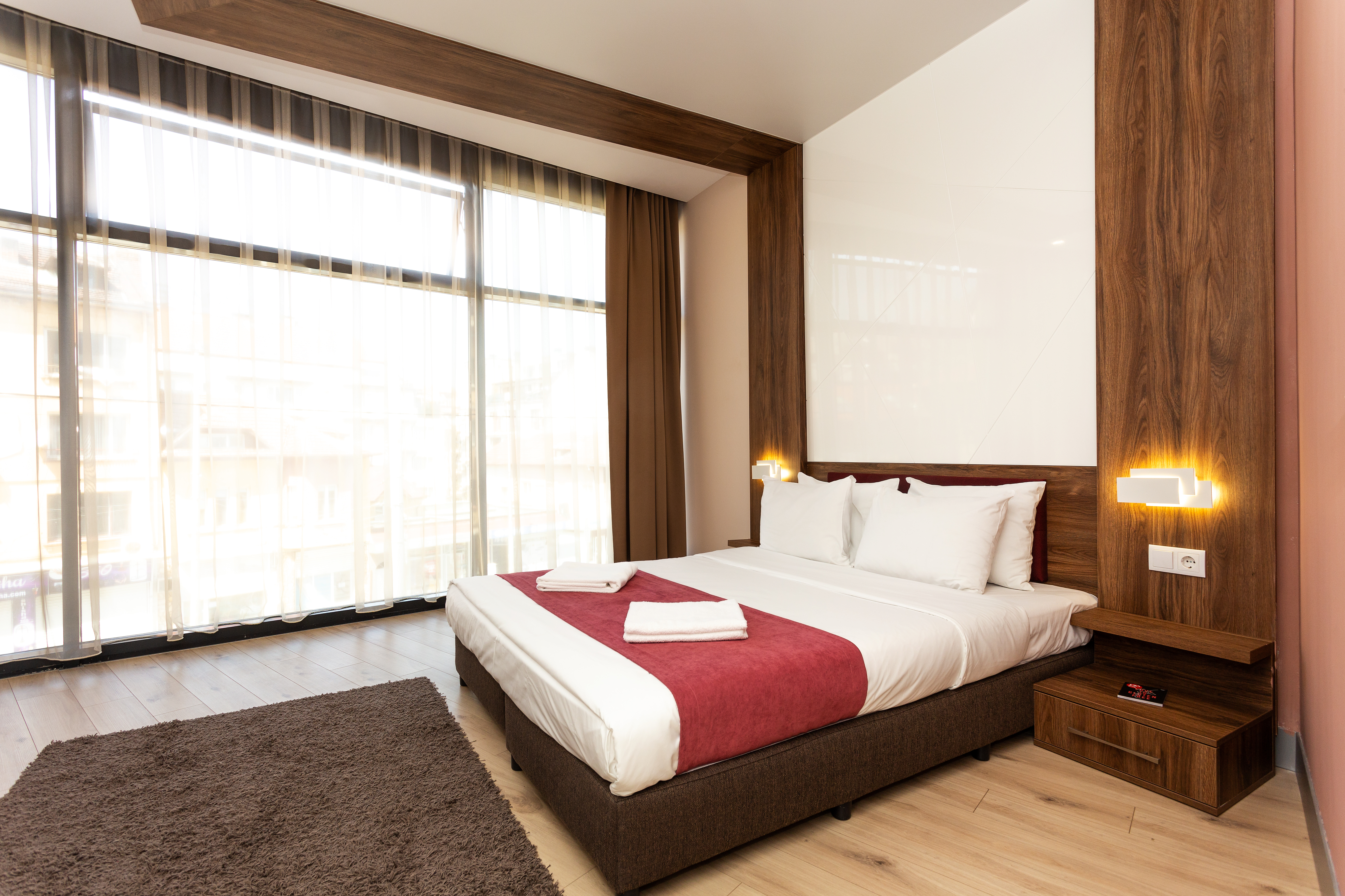 Double Business King Bed