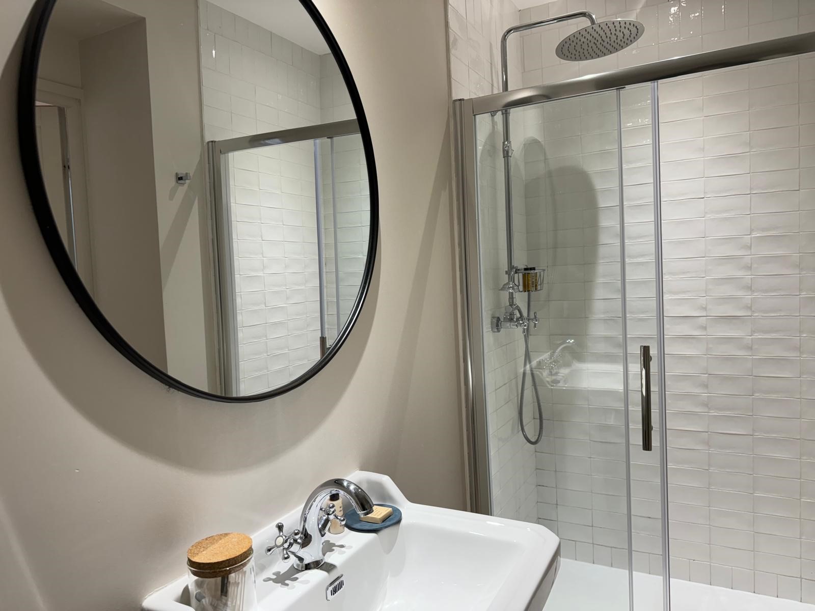 Double Classic Queen Bed