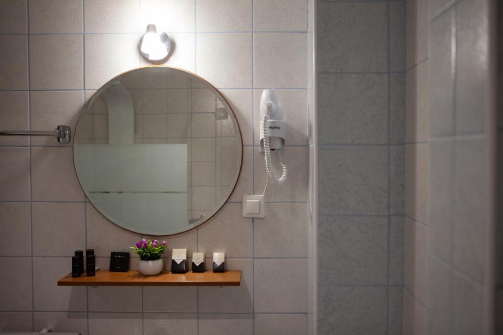 Double or Twin Standard