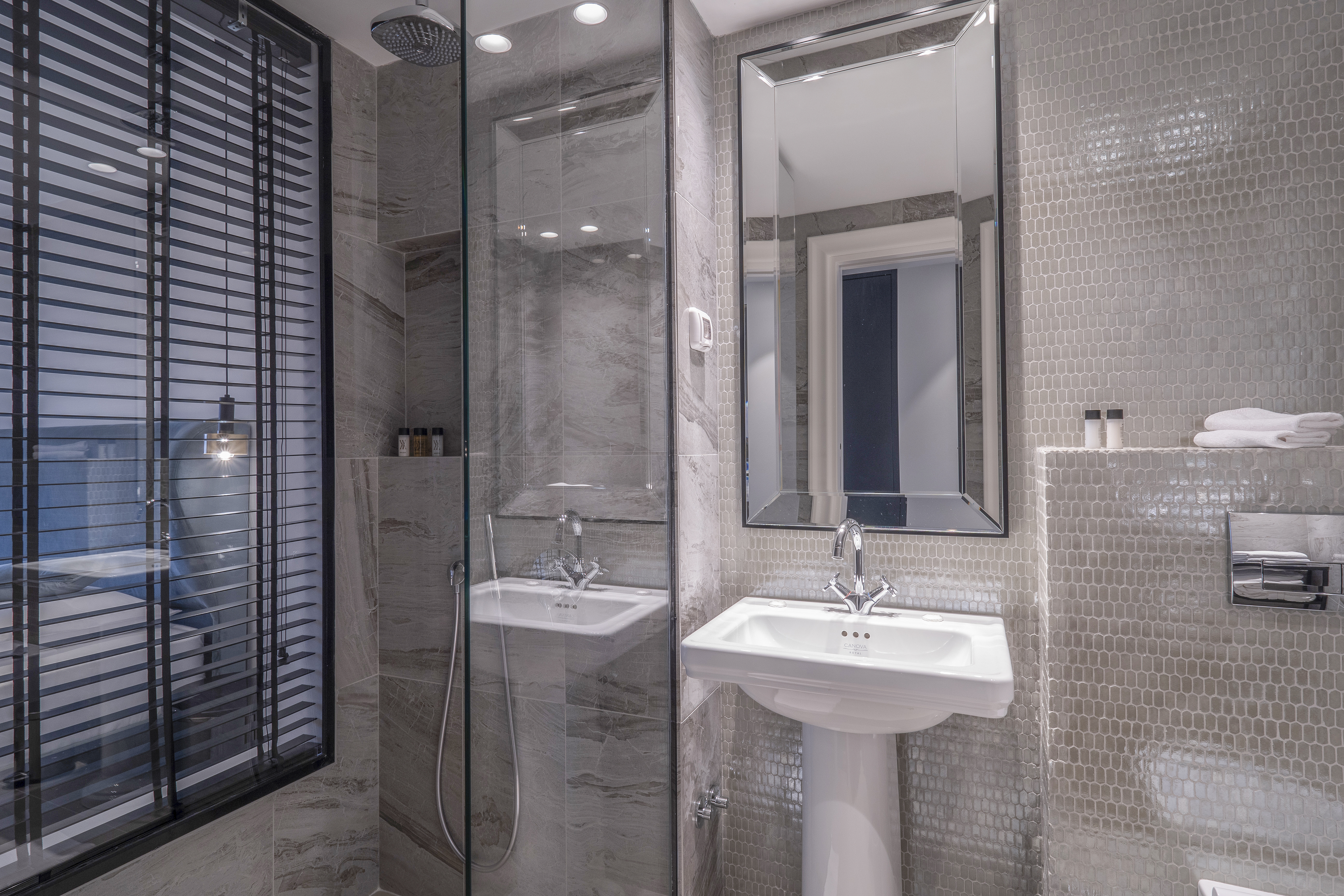 Room Connecting Room