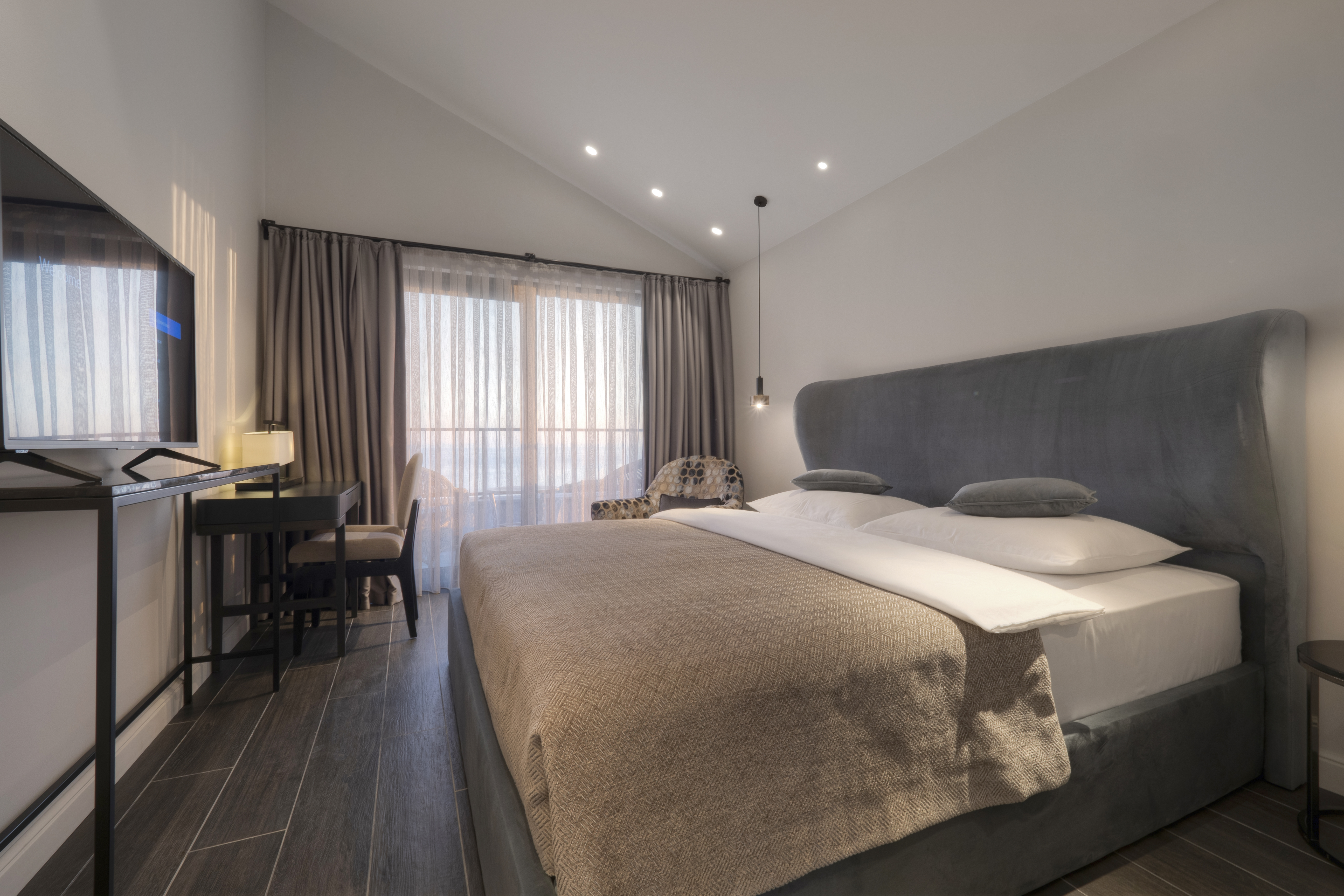 Room Connecting Room