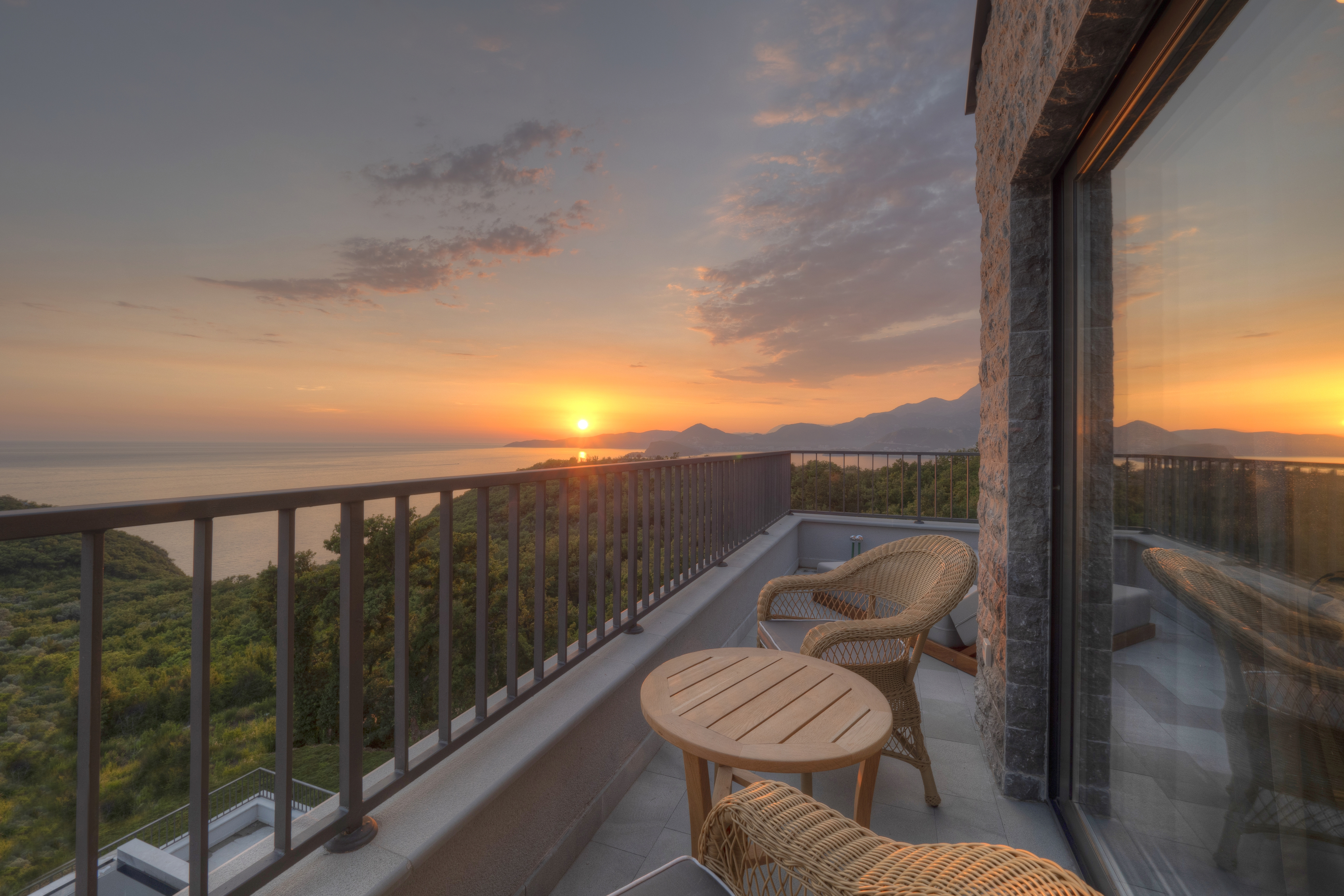 Room Connecting Room