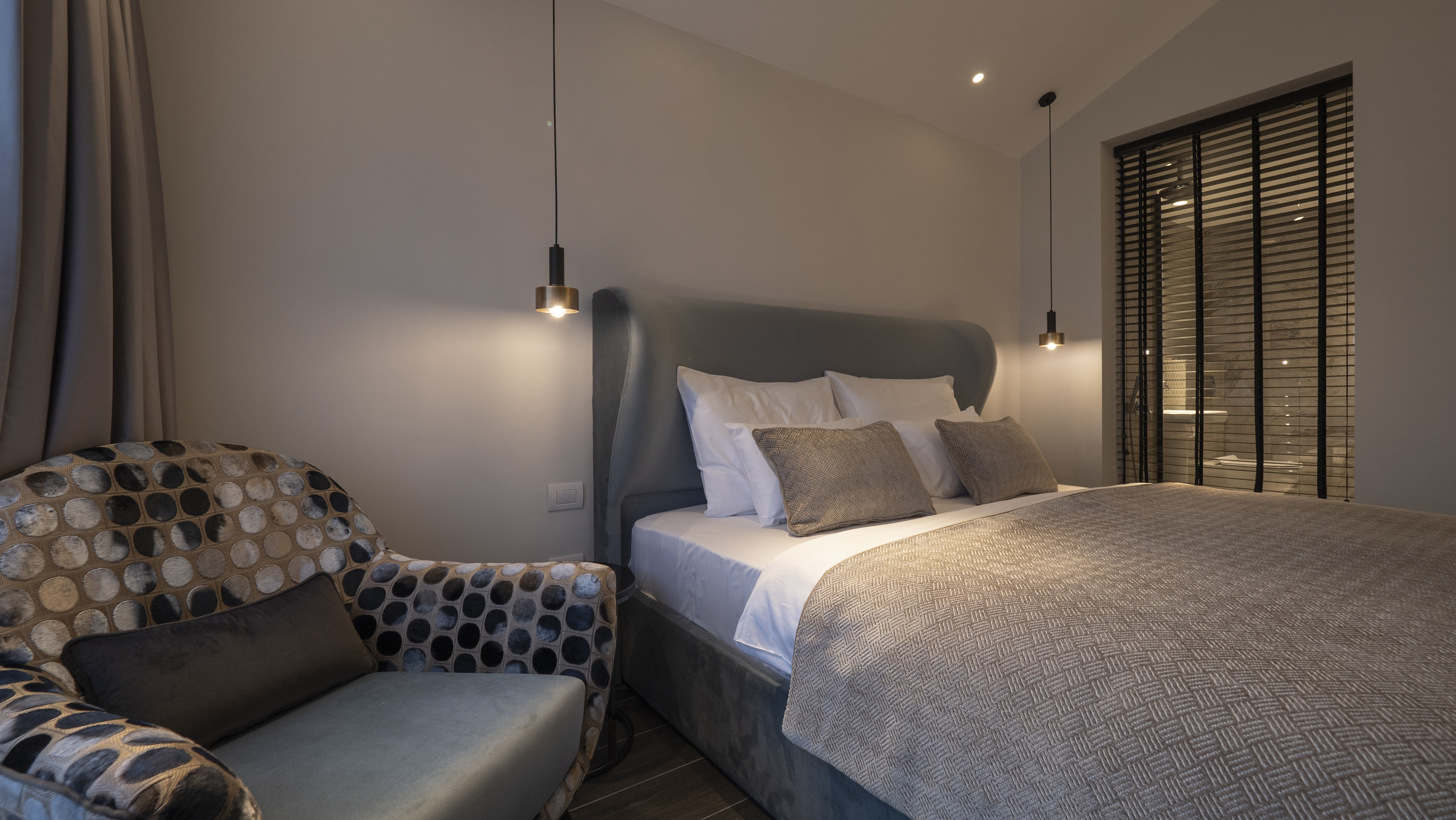 Room Connecting Room