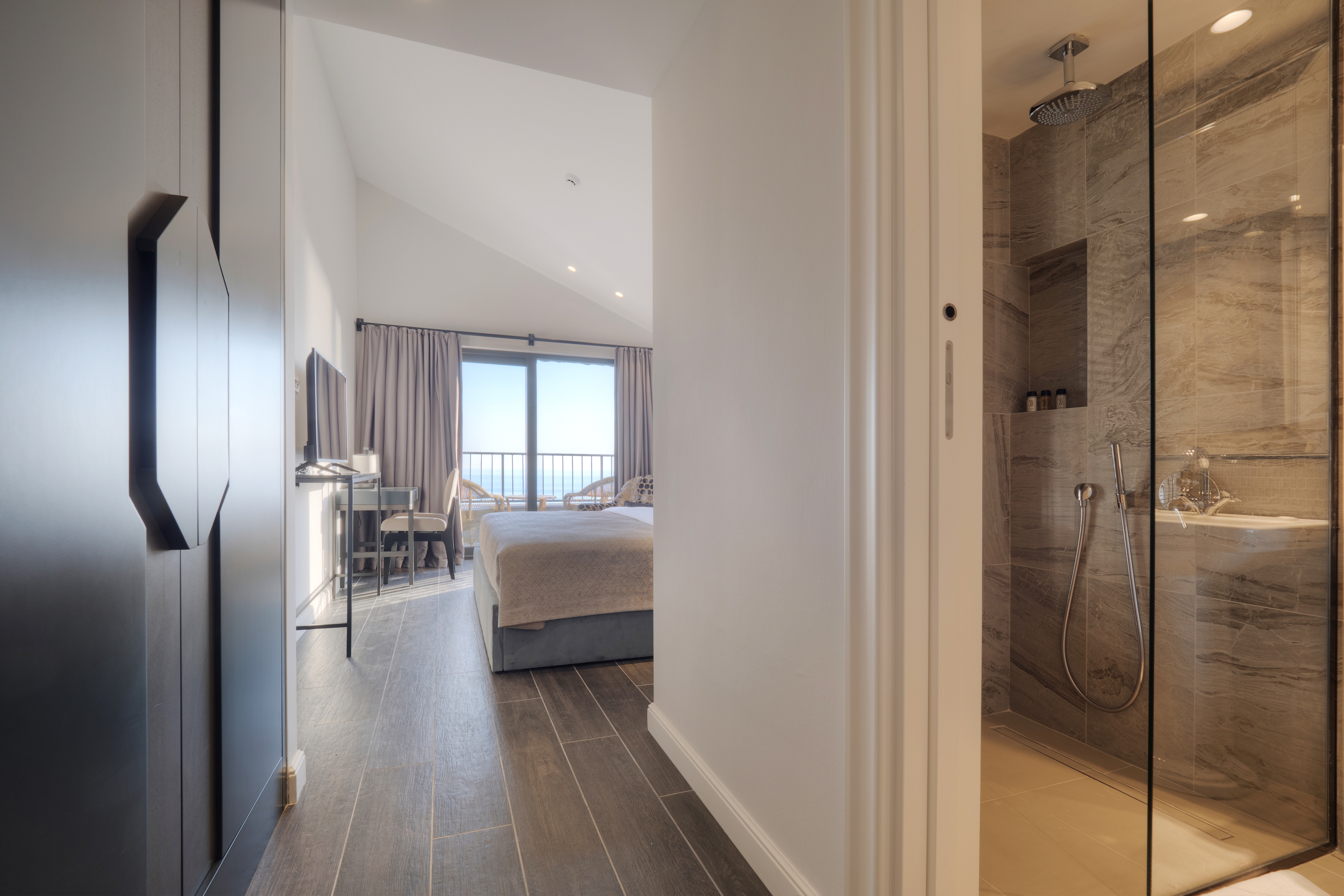 Room Connecting Room