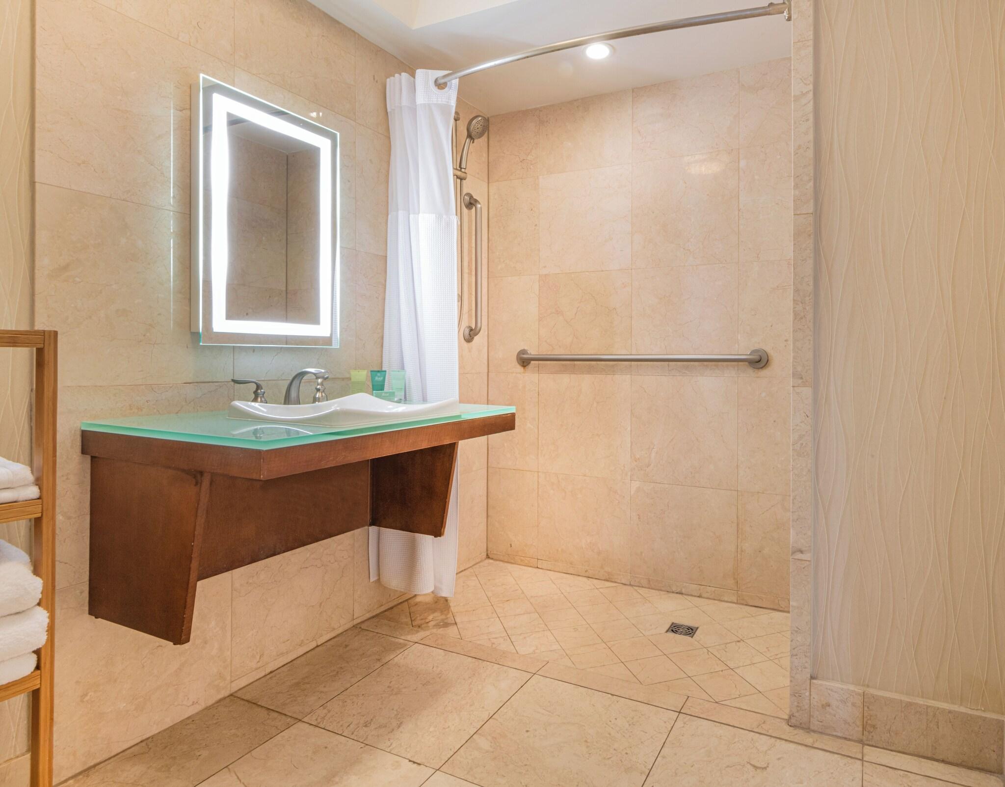 Double Accessible with Views