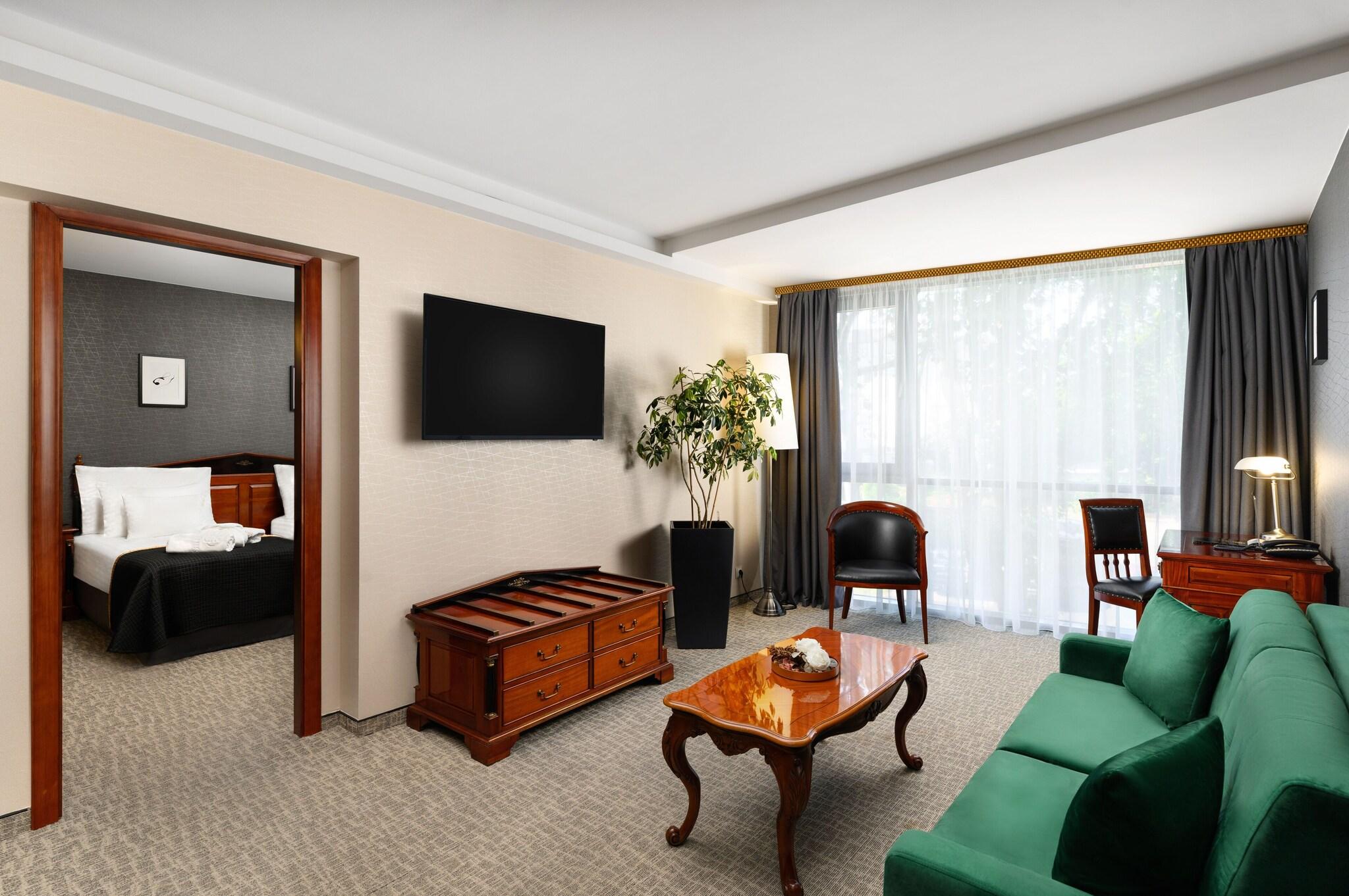 Double Deluxe King Bed