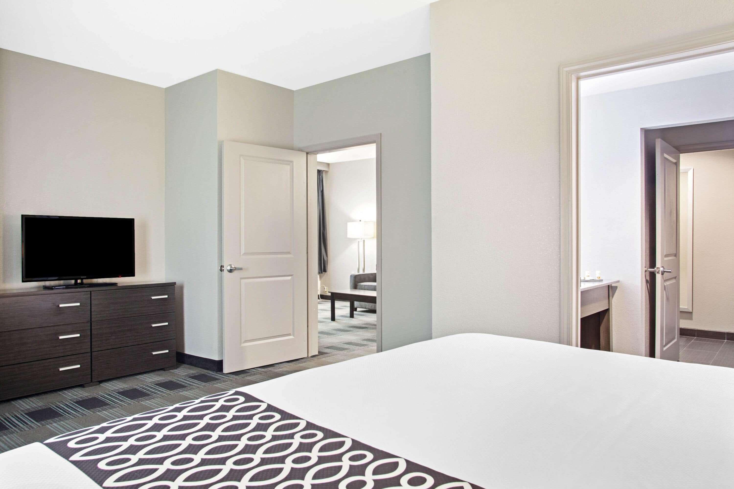 Suite Deluxe King Bed