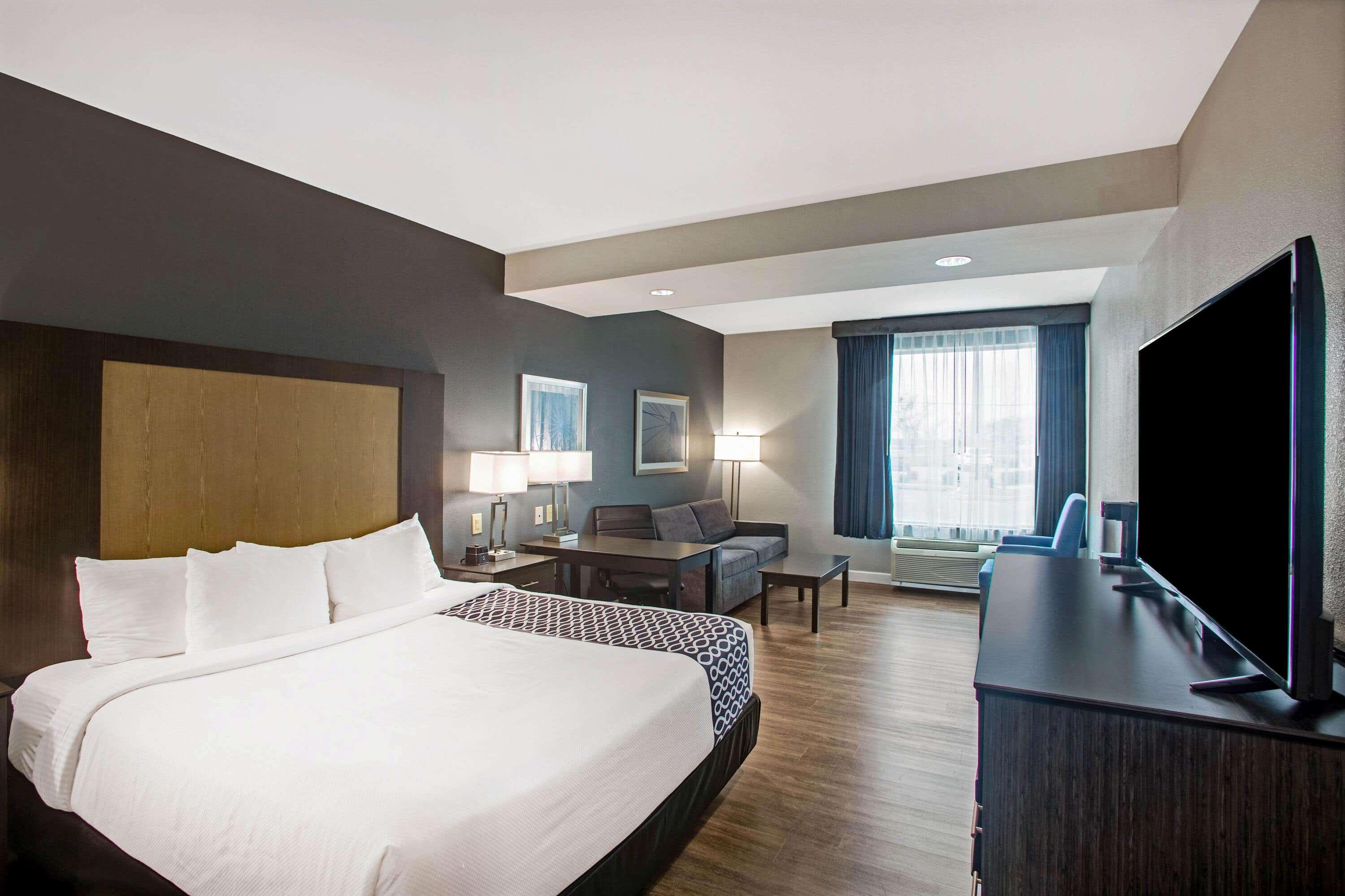 Room Deluxe King Bed