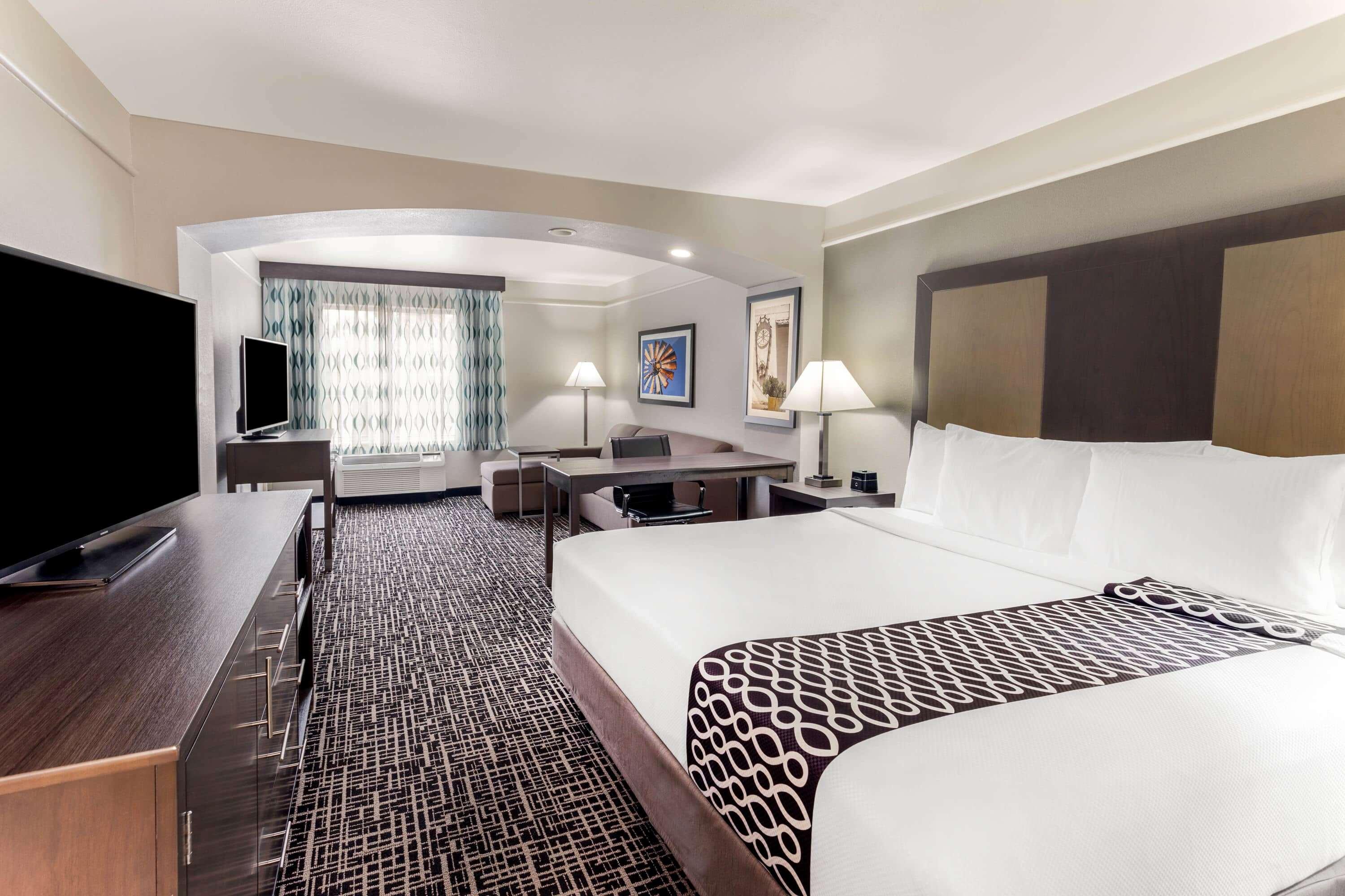 Family Room Deluxe King Bed