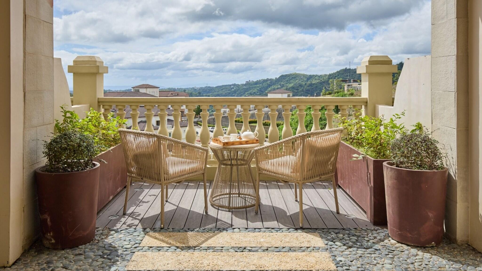 Quadruple Premier Queen Bed