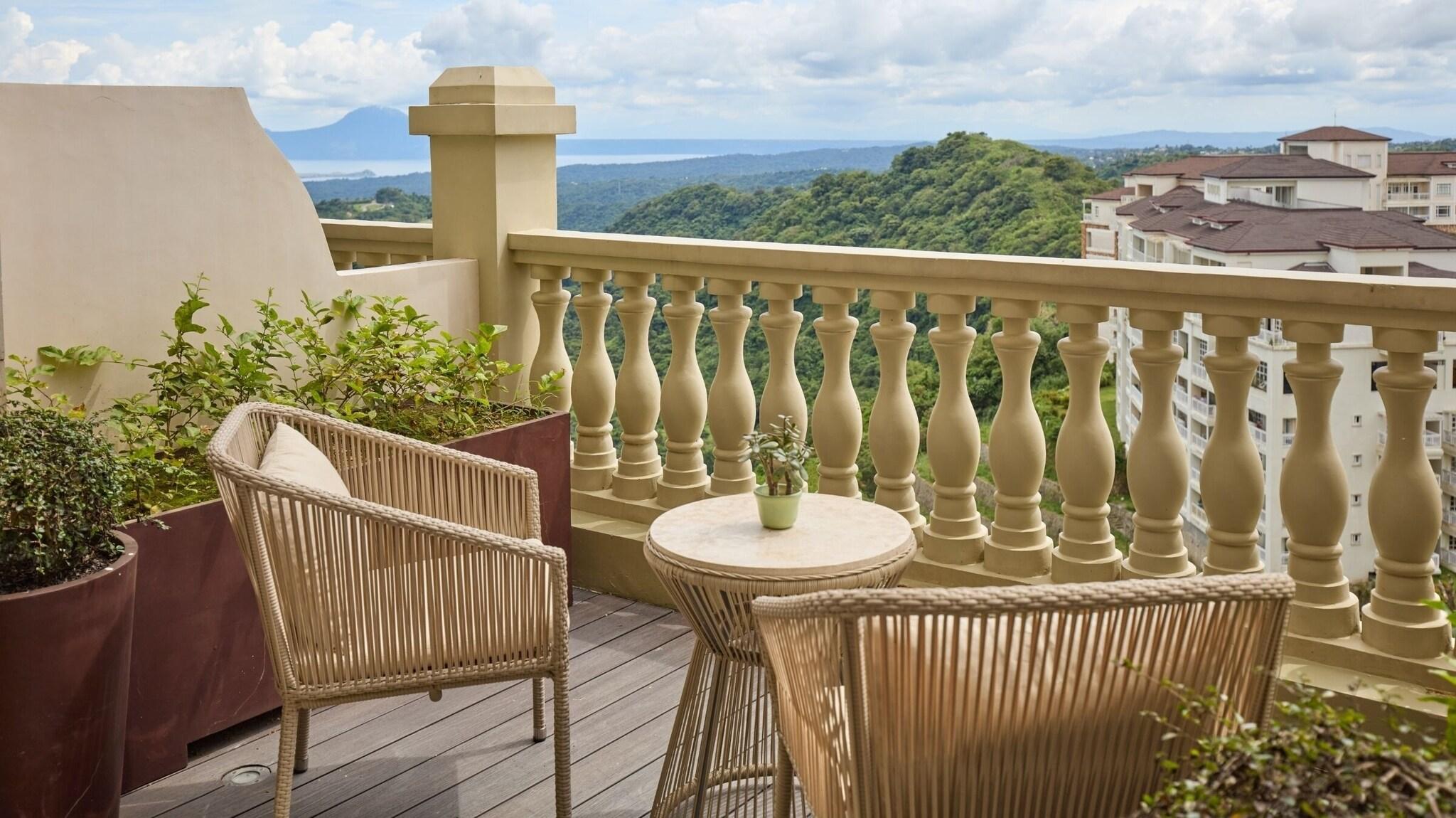 Quadruple Premier Queen Bed