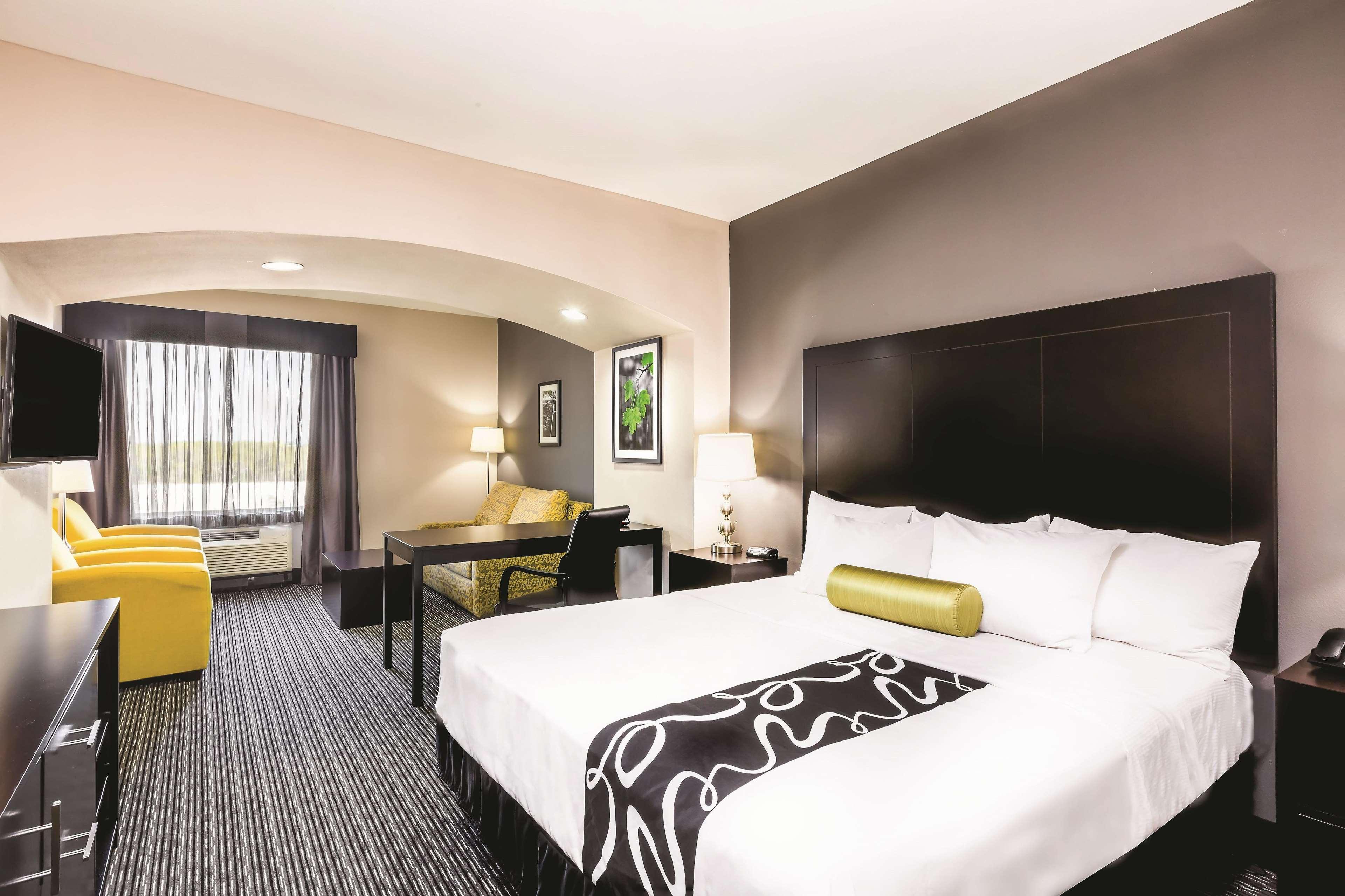 Room Deluxe King Bed