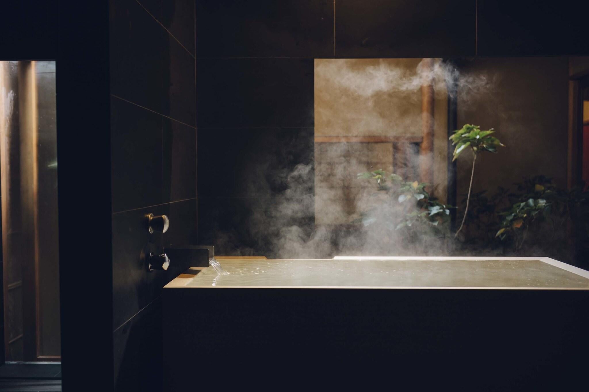 Double Deluxe Queen Bed