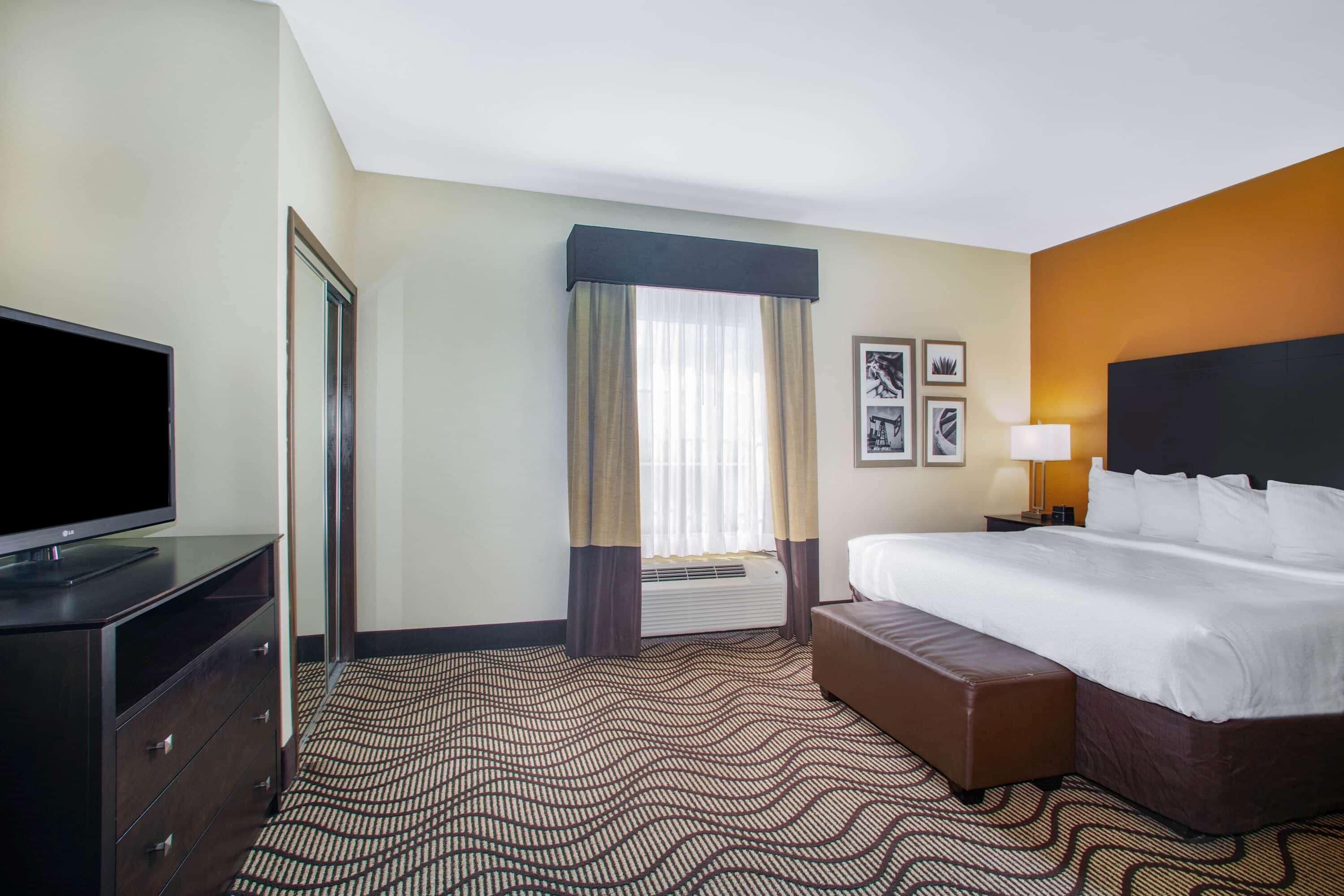 Studio King Size Bed