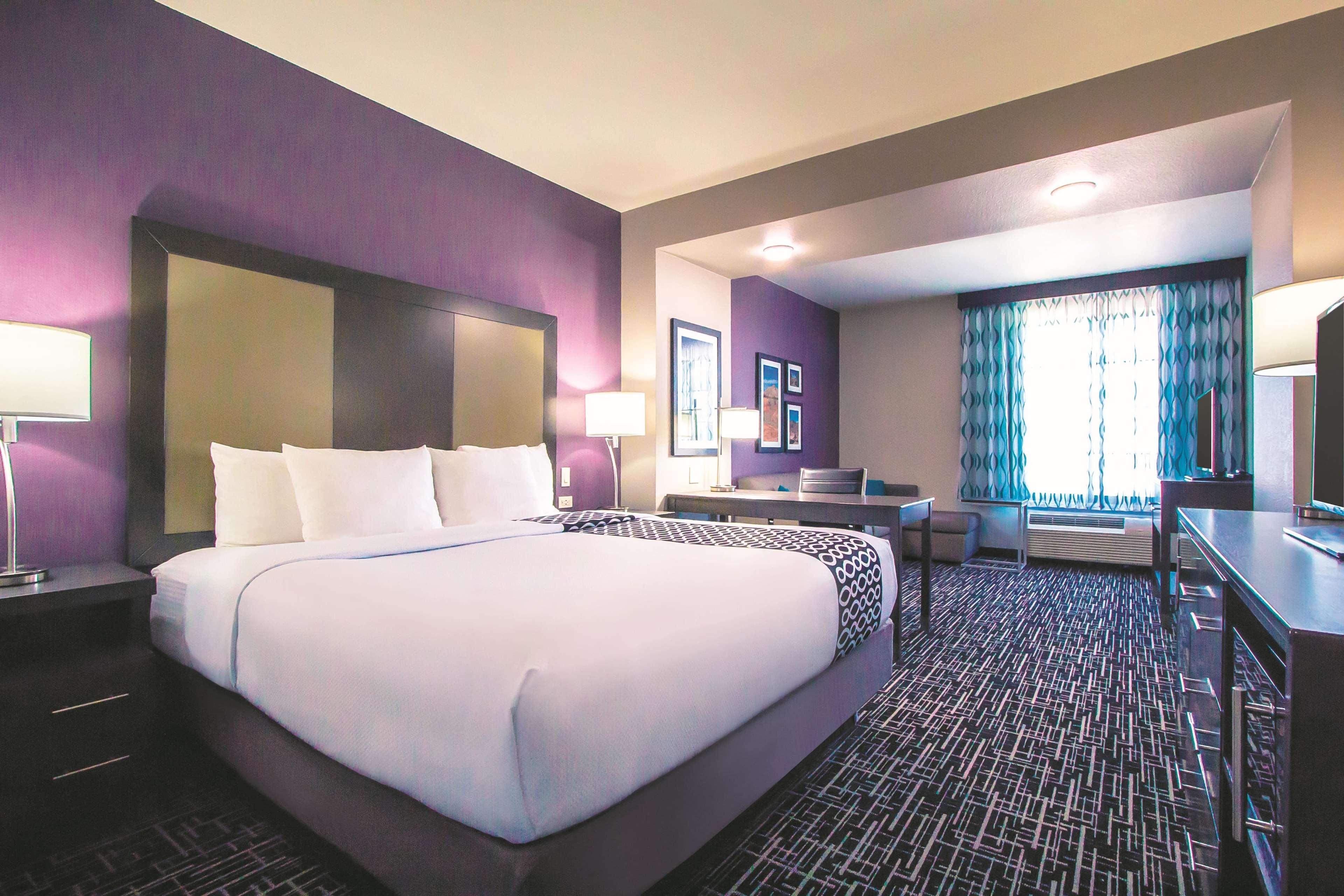 Room Deluxe King Bed